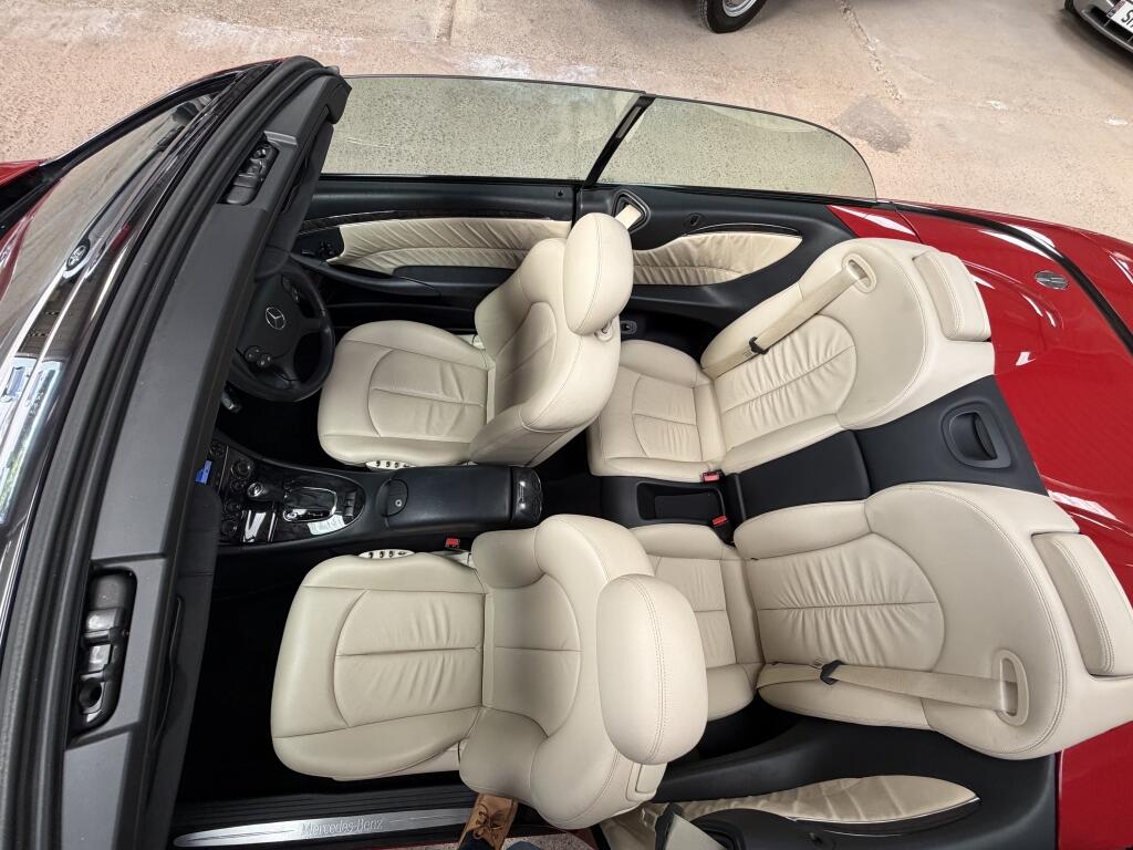 Mercedes-Benz CLK view 23