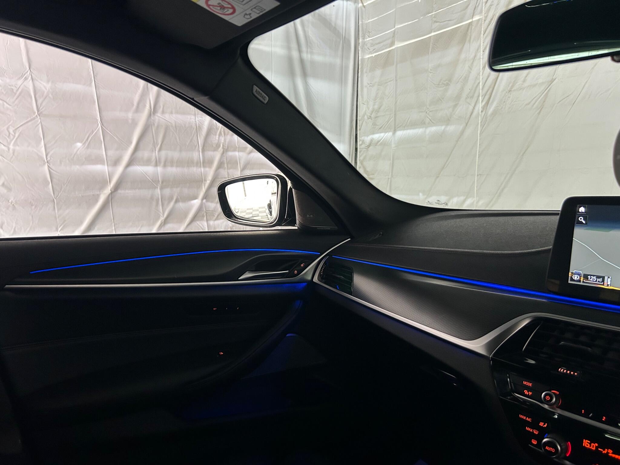 BMW 5 Series view 14