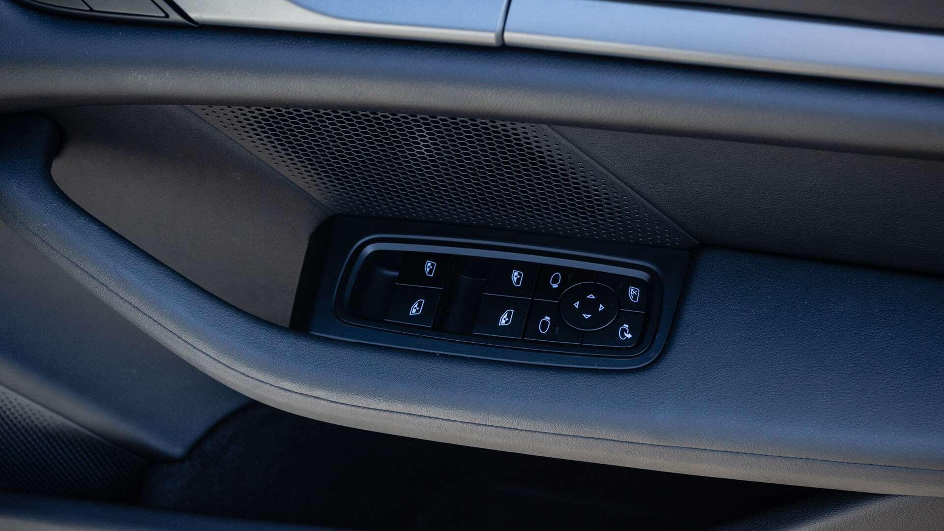 Porsche Taycan view 29