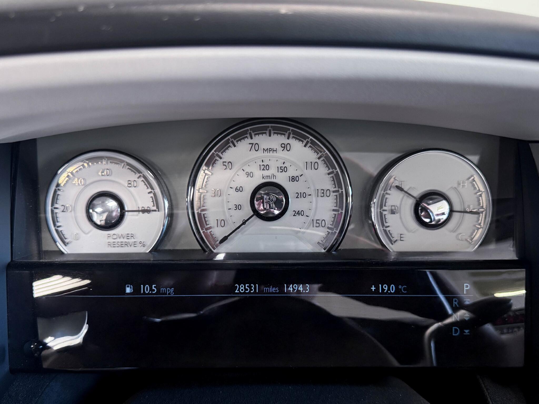 Rolls-Royce Dawn view 40