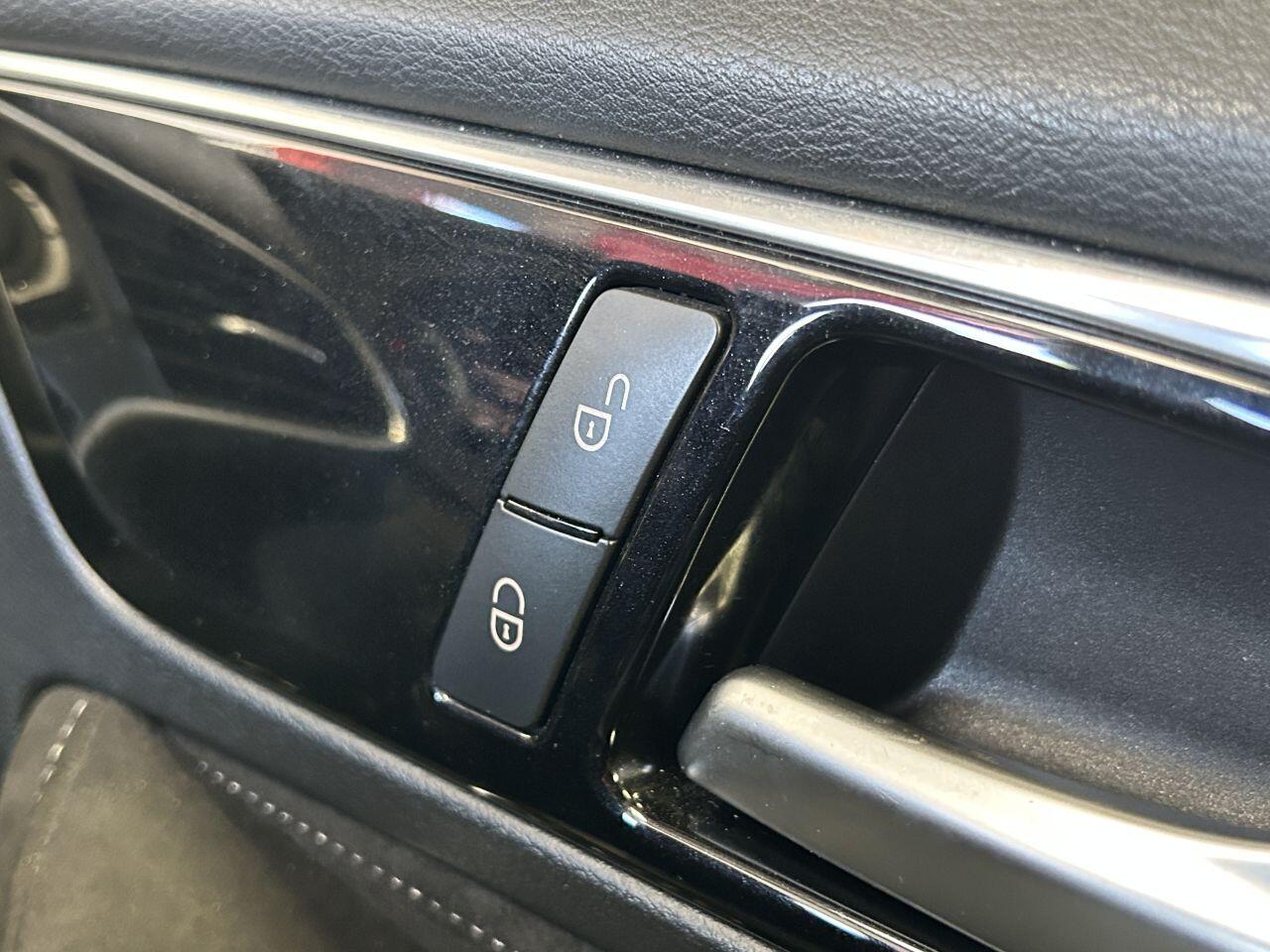 Infiniti Q30 view 42
