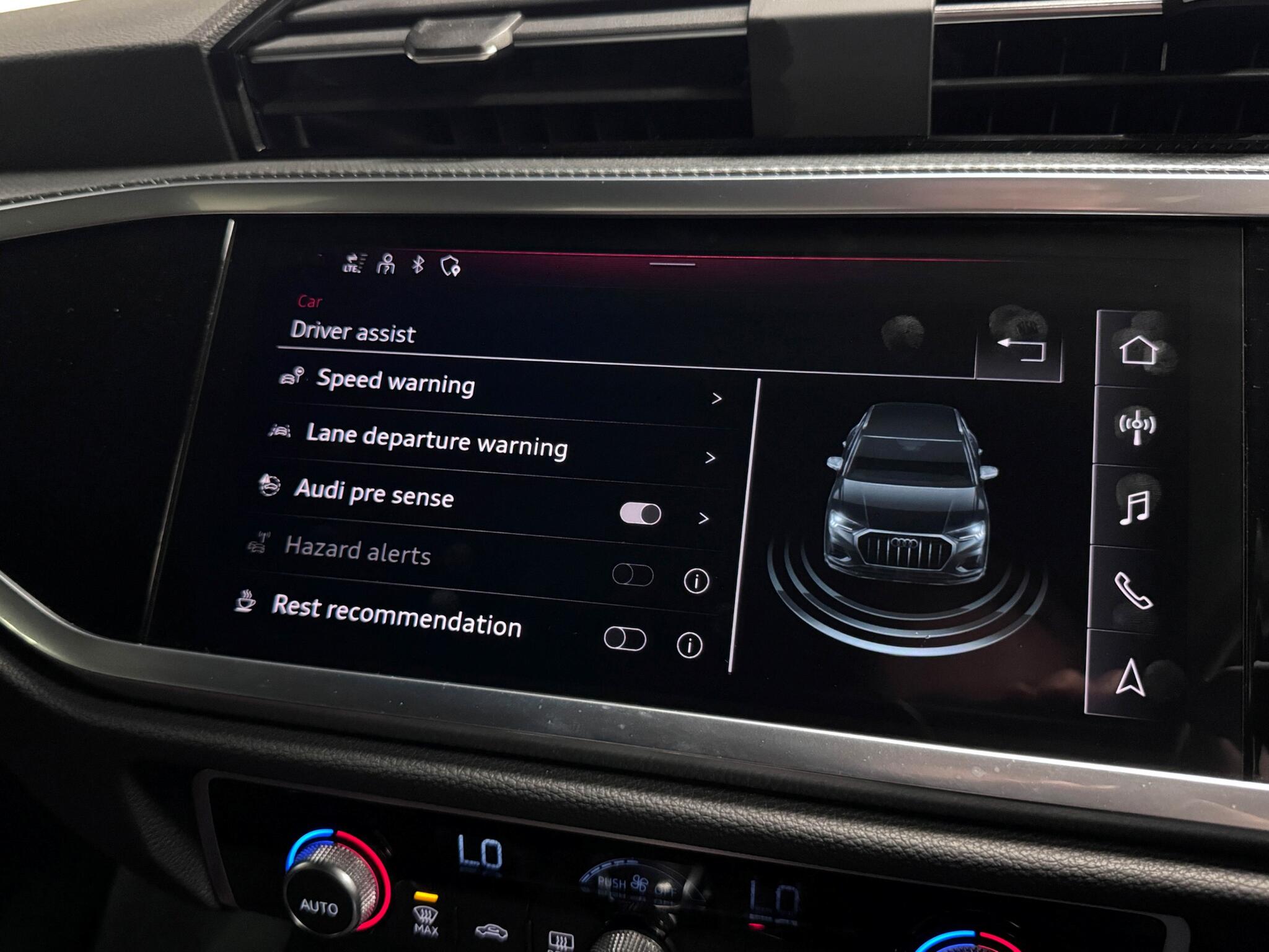 Audi Q3 view 46