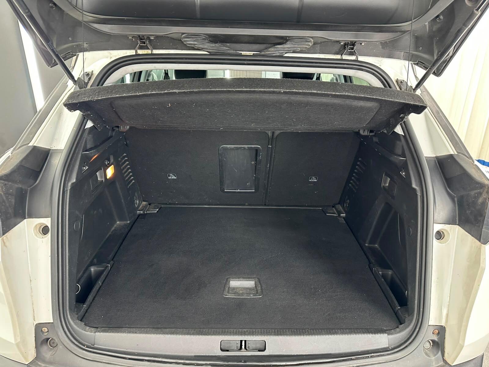 Peugeot 3008 view 12