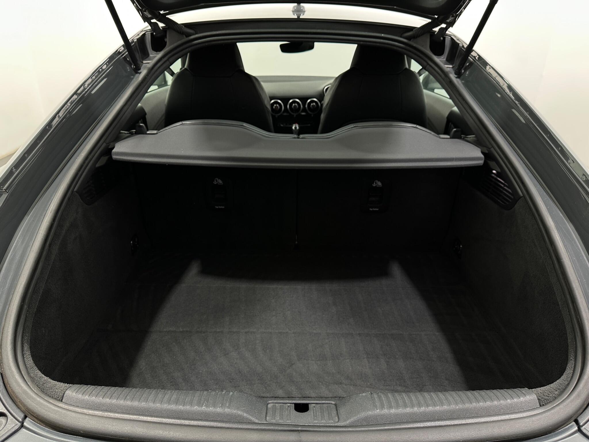 Audi TT view 42