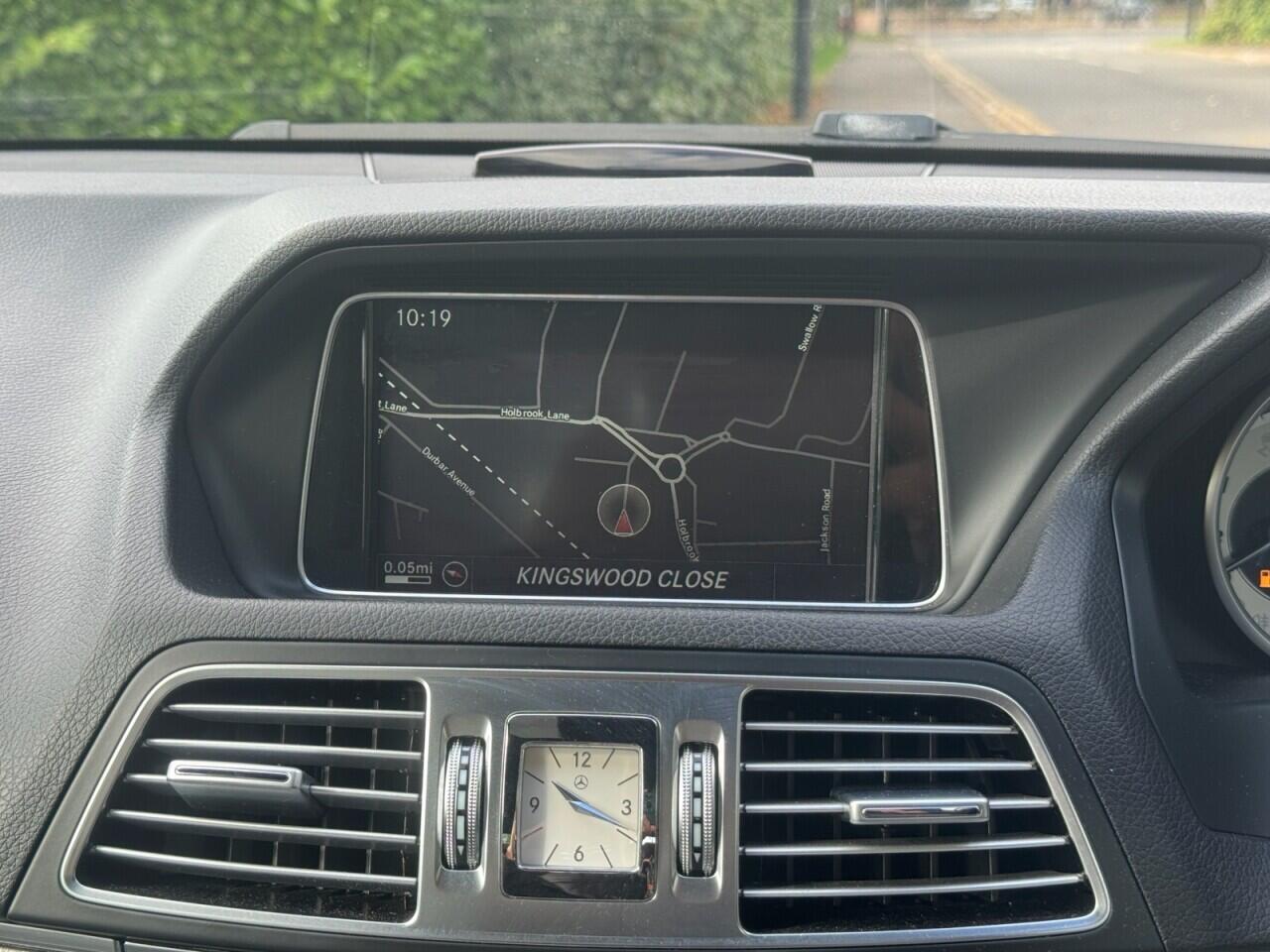 Mercedes-Benz E-Class view 18