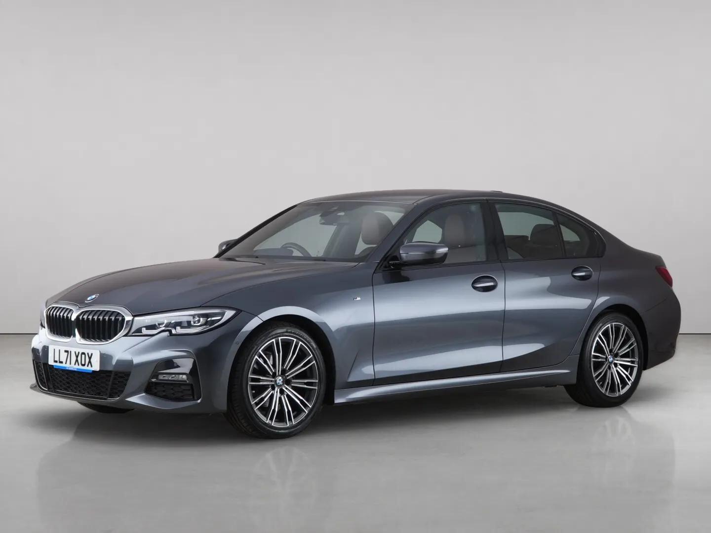 BMW 3 Series view 2