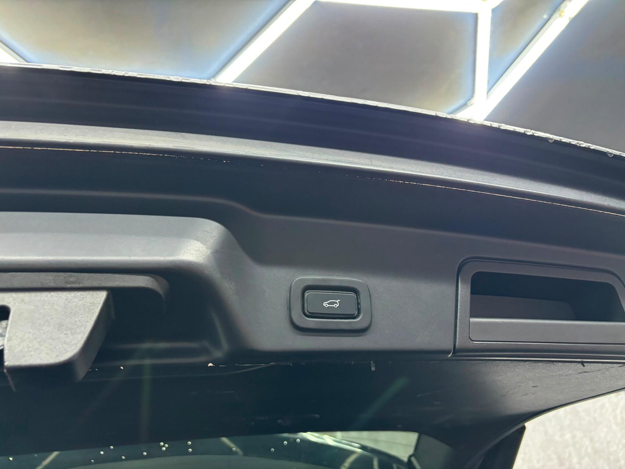 Land Rover Range Rover Evoque view 30