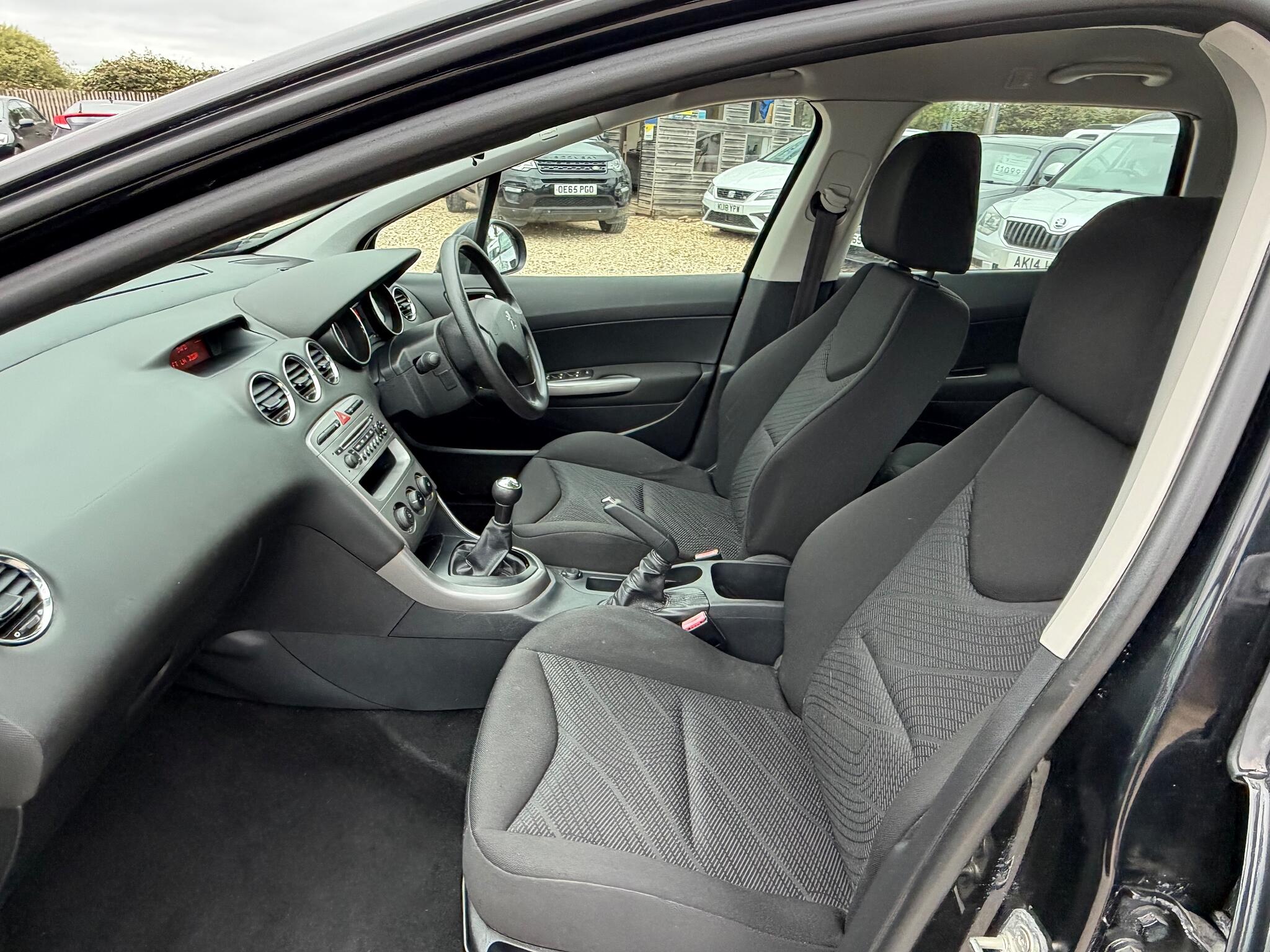 Peugeot 308 view 13