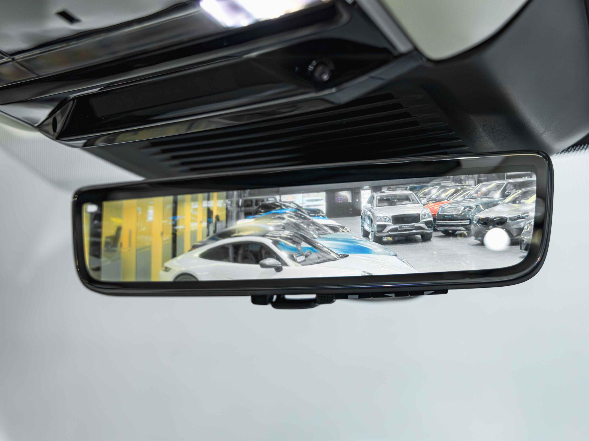 Land Rover Range Rover view 17