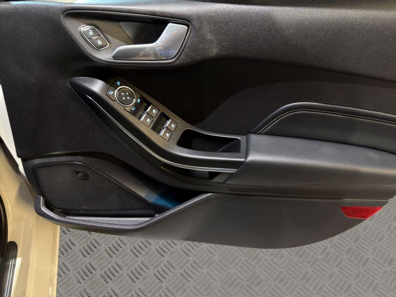 Ford Fiesta view 10