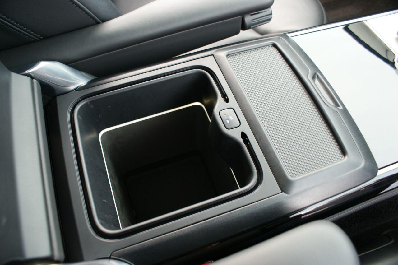 Land Rover Range Rover view 63