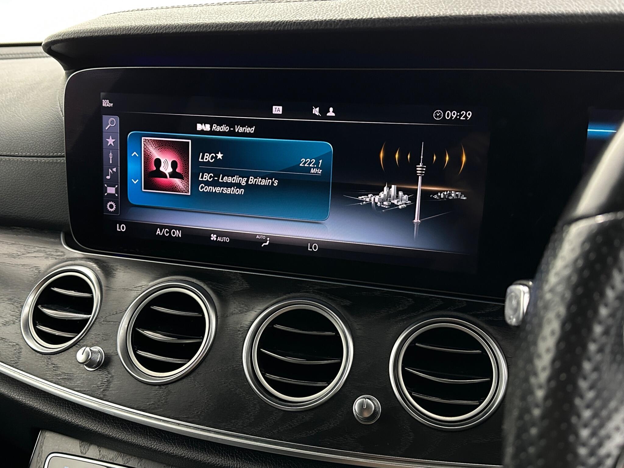 Mercedes-Benz E-Class view 28