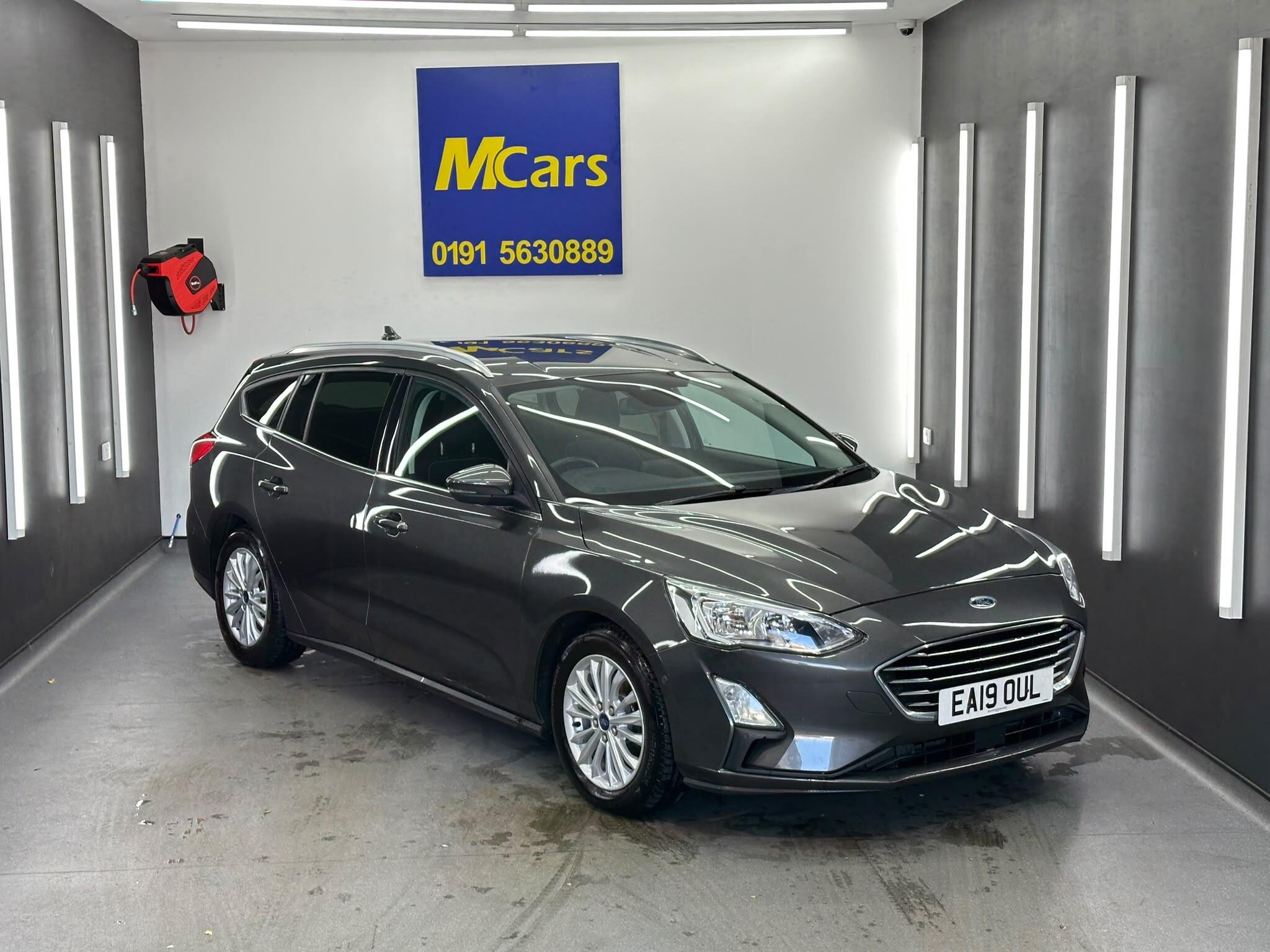 Ford Focus view 6