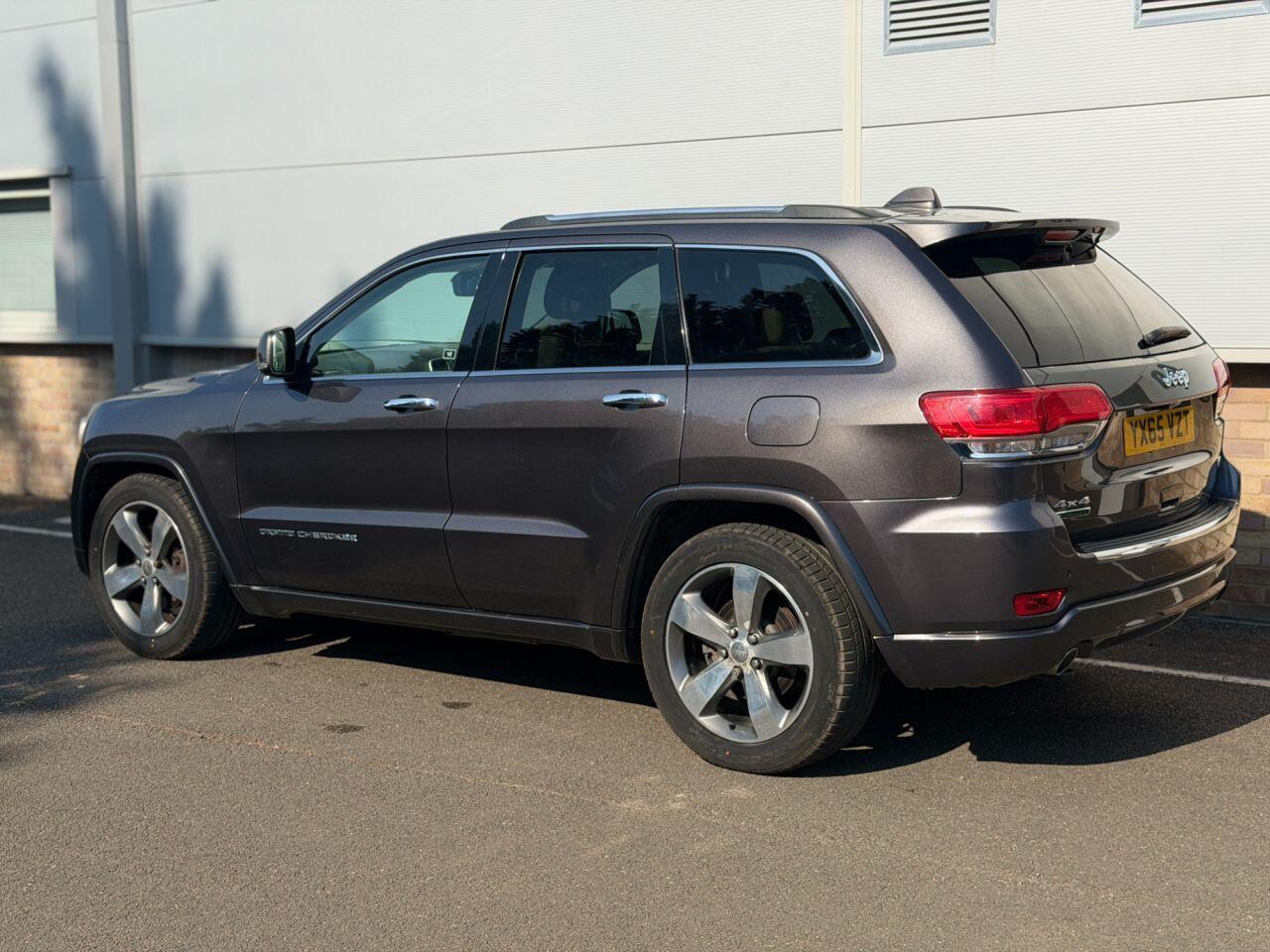Jeep Grand Cherokee view 34