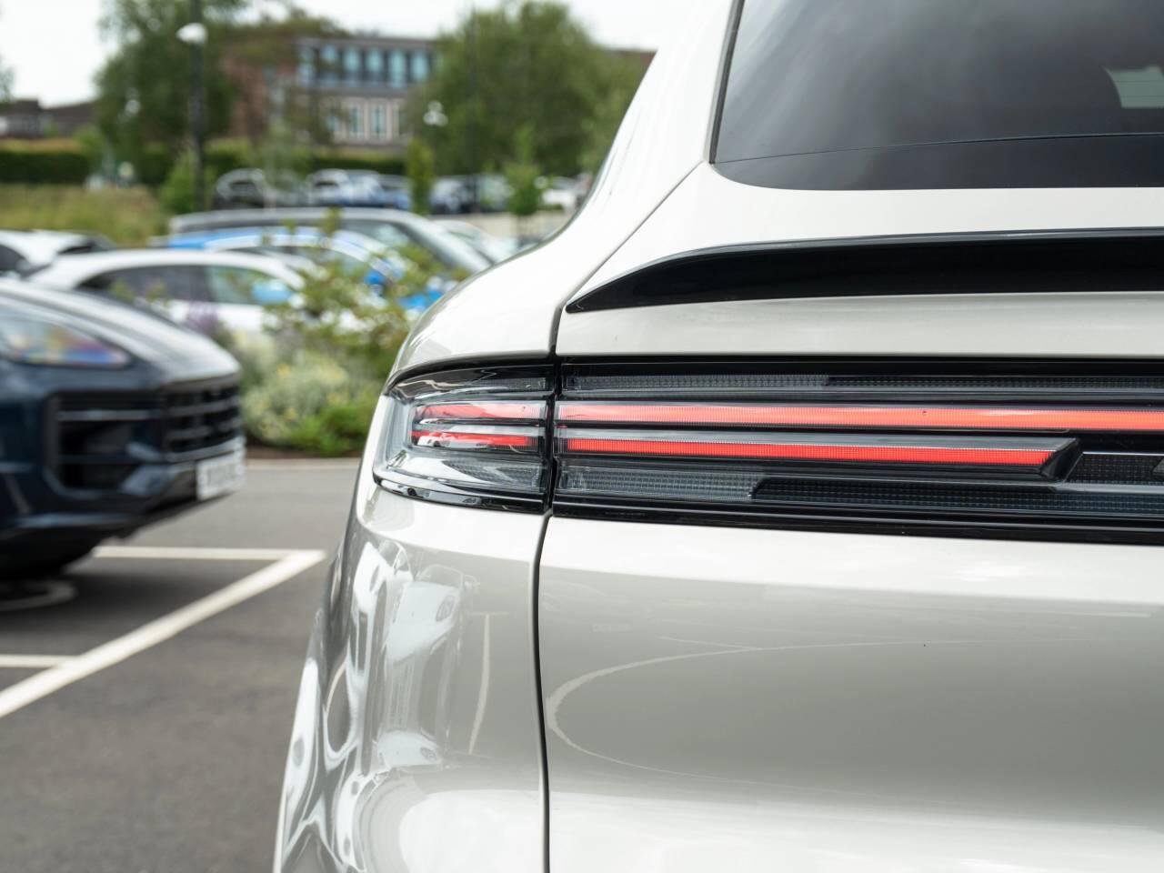 Porsche Cayenne view 9