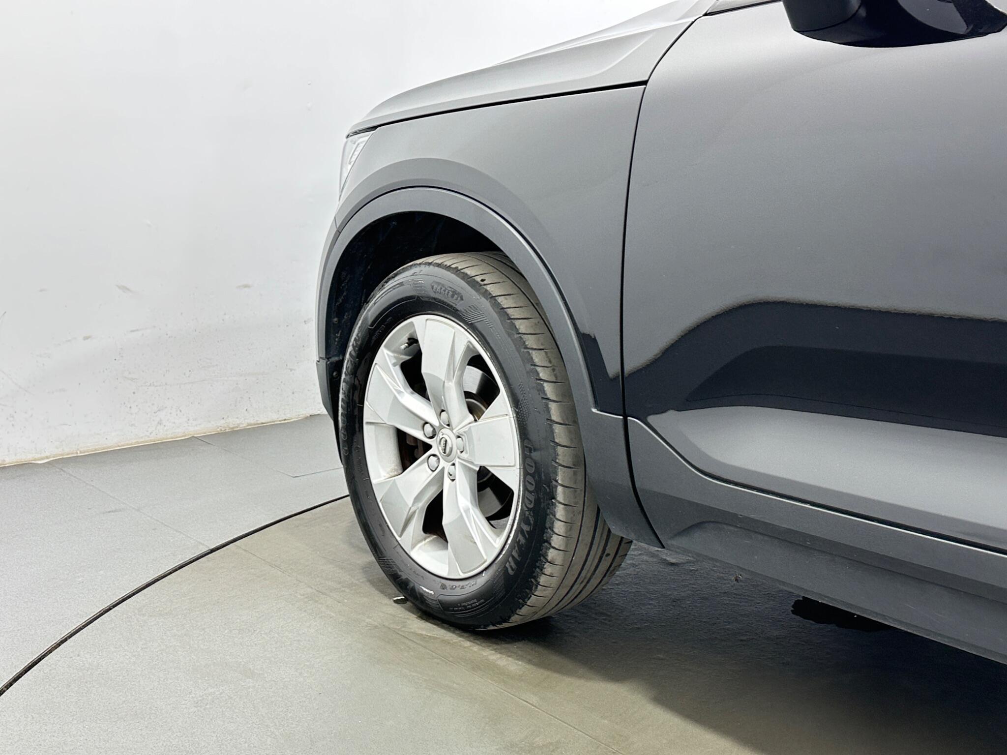 Volvo XC40 view 47