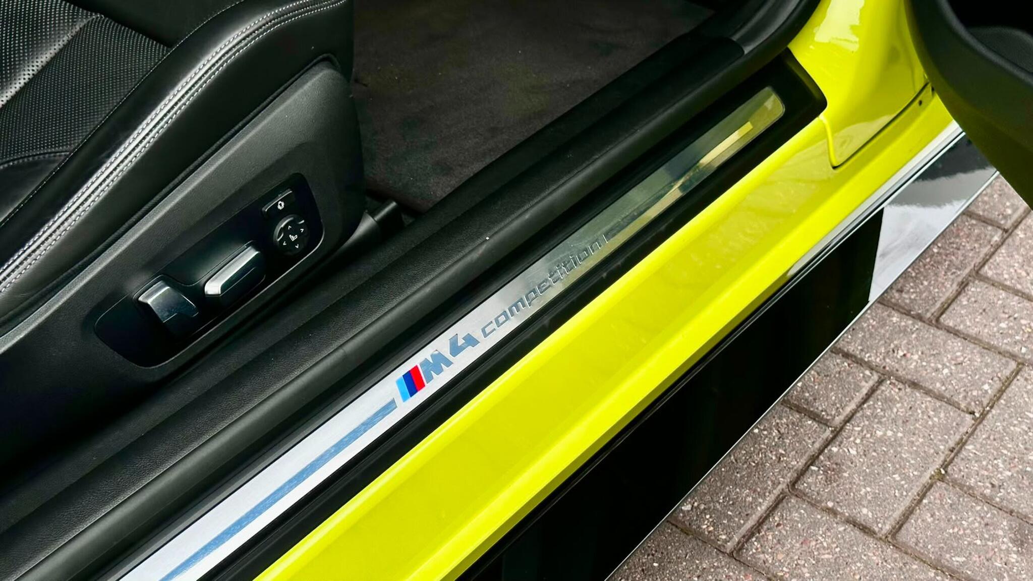 BMW M4 view 32