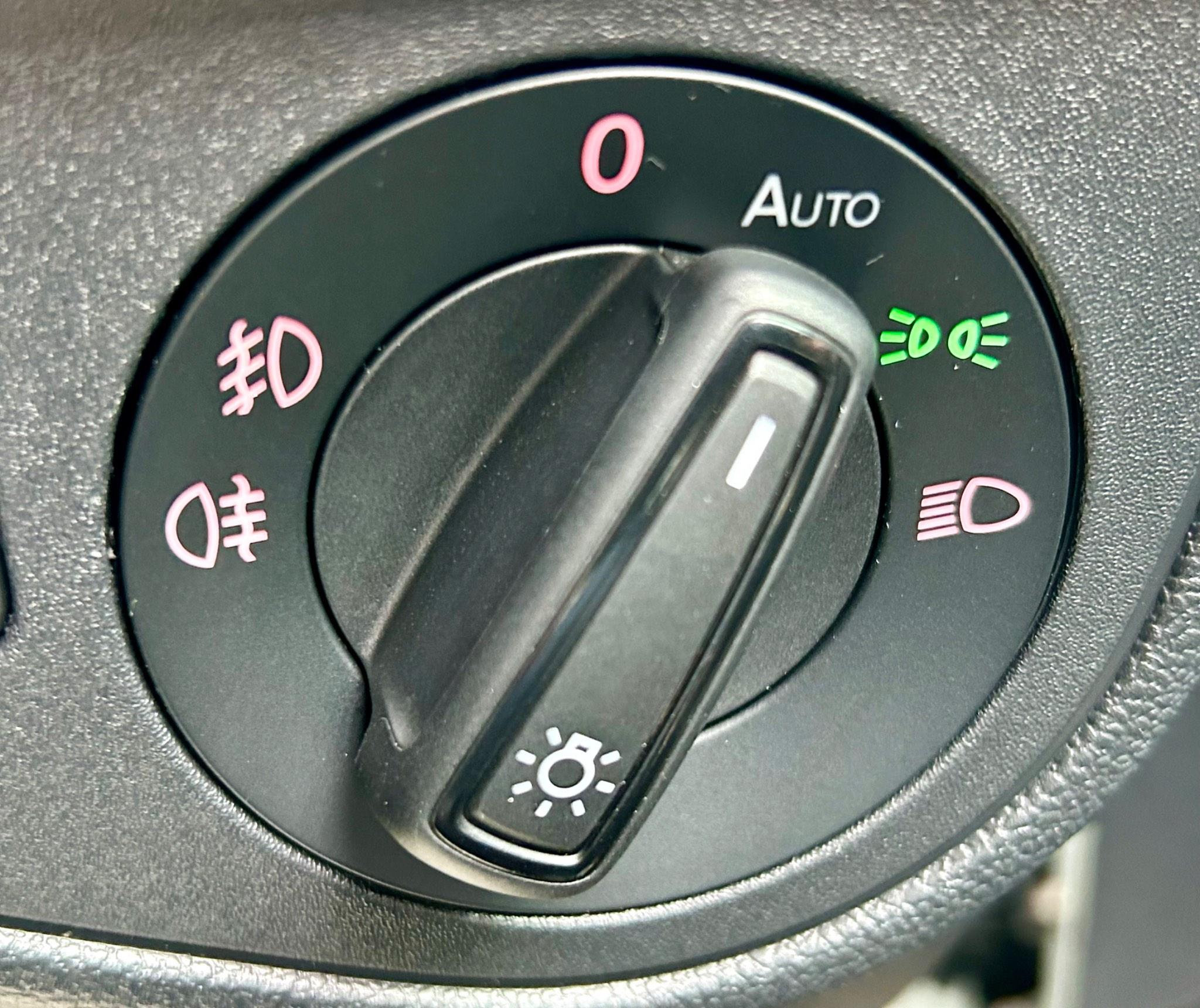 Volkswagen Polo view 28