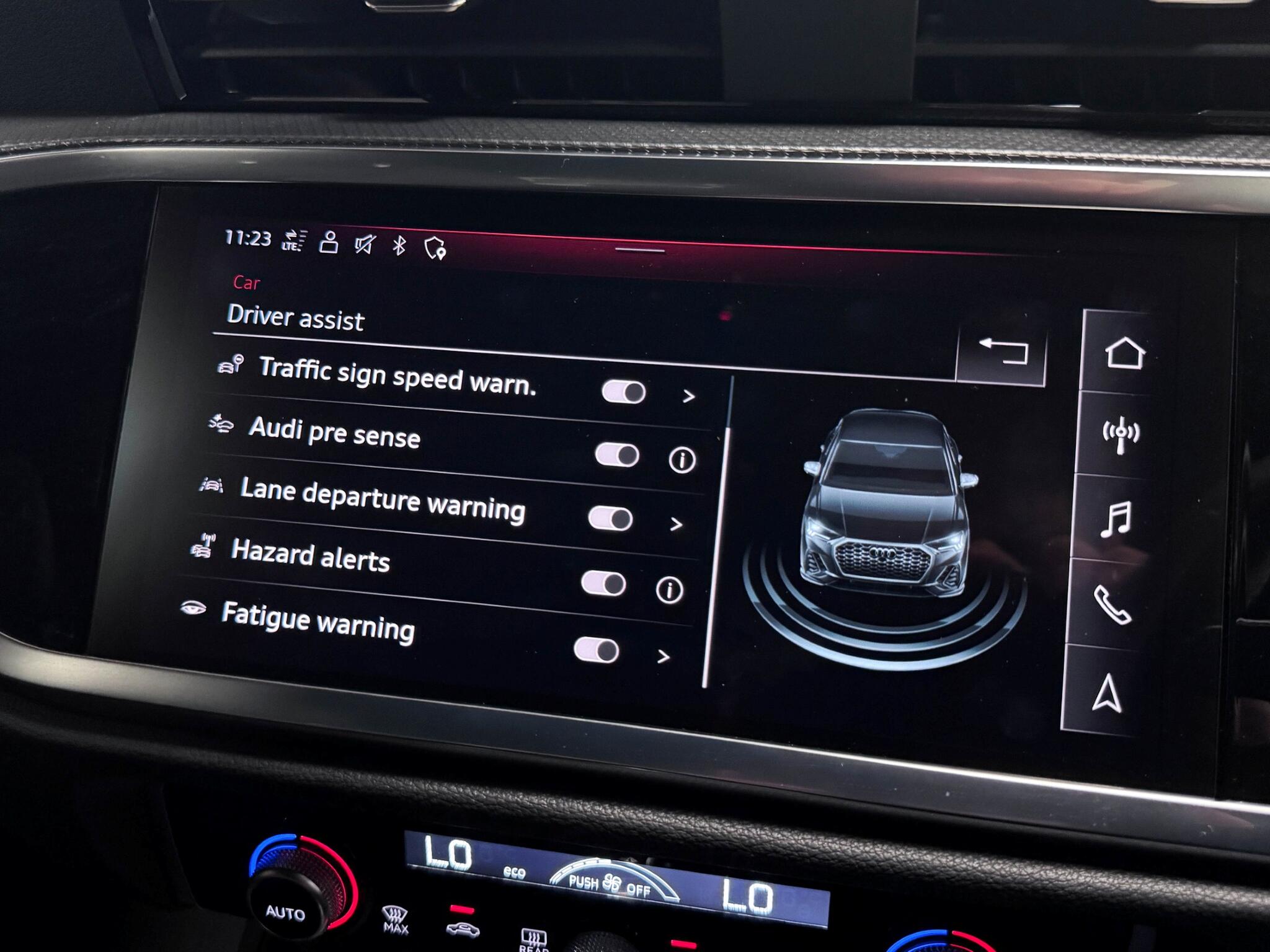 Audi Q3 view 54