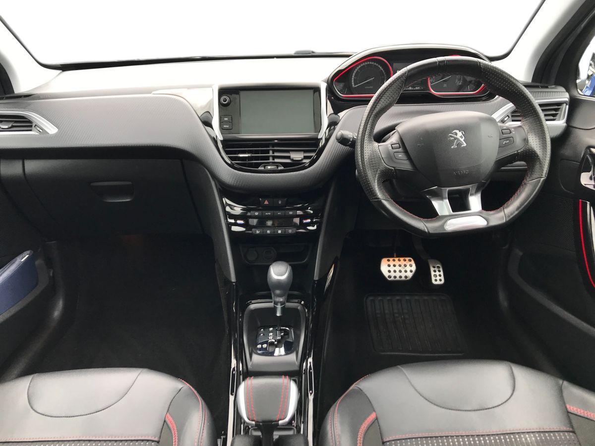 Peugeot 2008 view 4