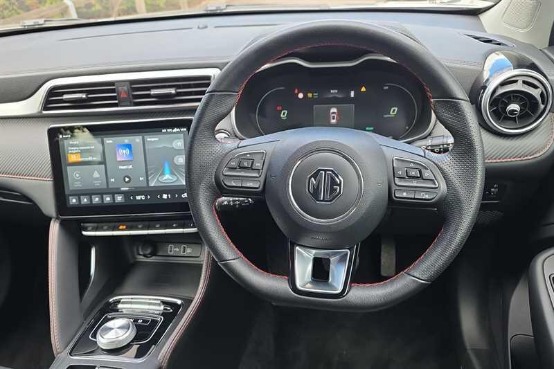 MG ZS view 11