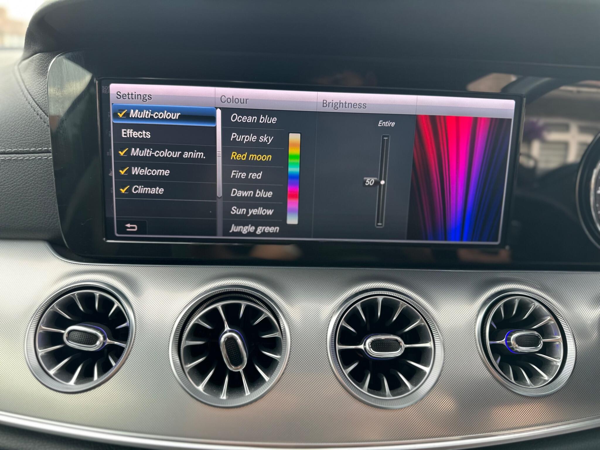 Mercedes-Benz E-Class view 24