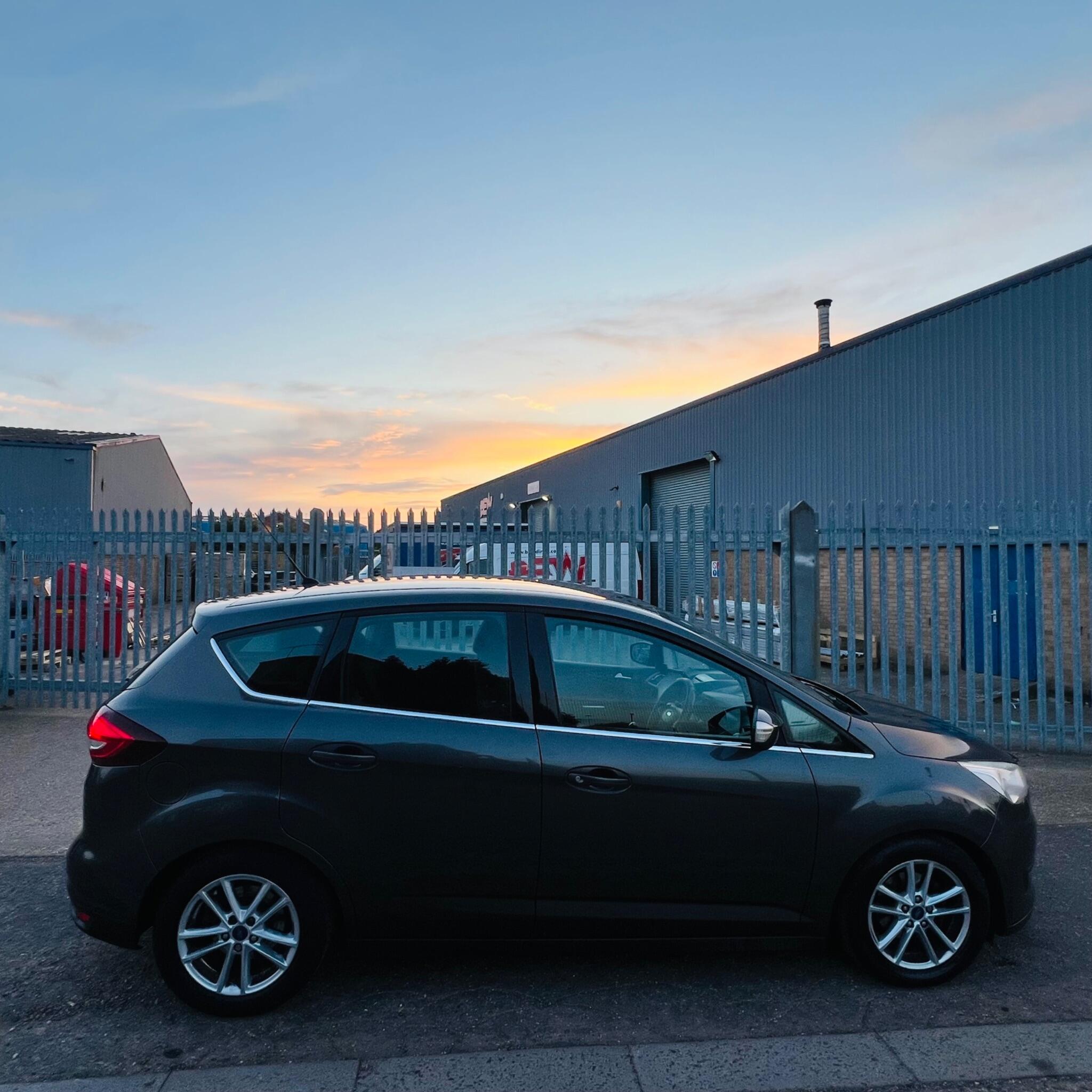 Ford C-Max view 11