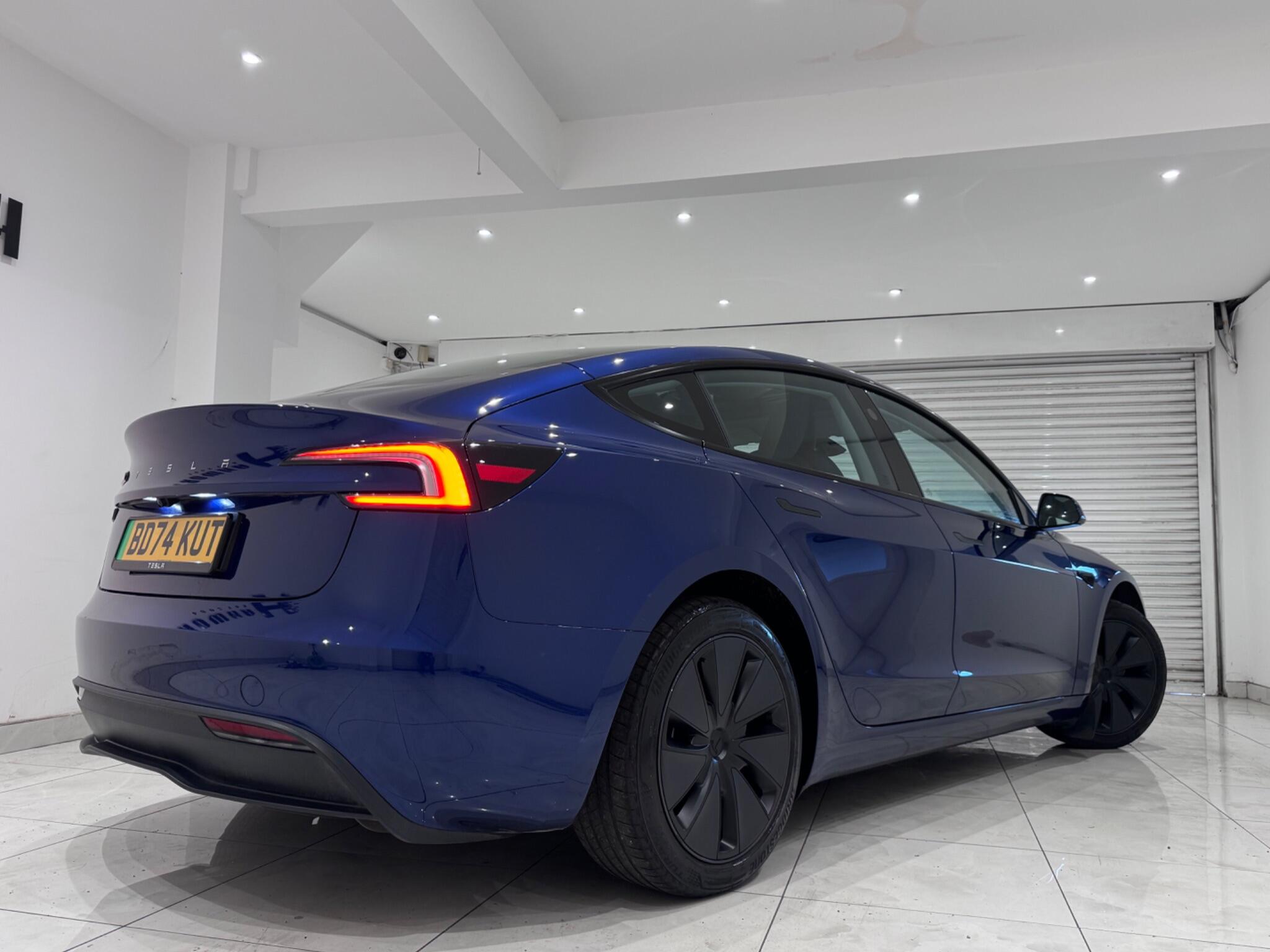 Tesla Model 3 view 3