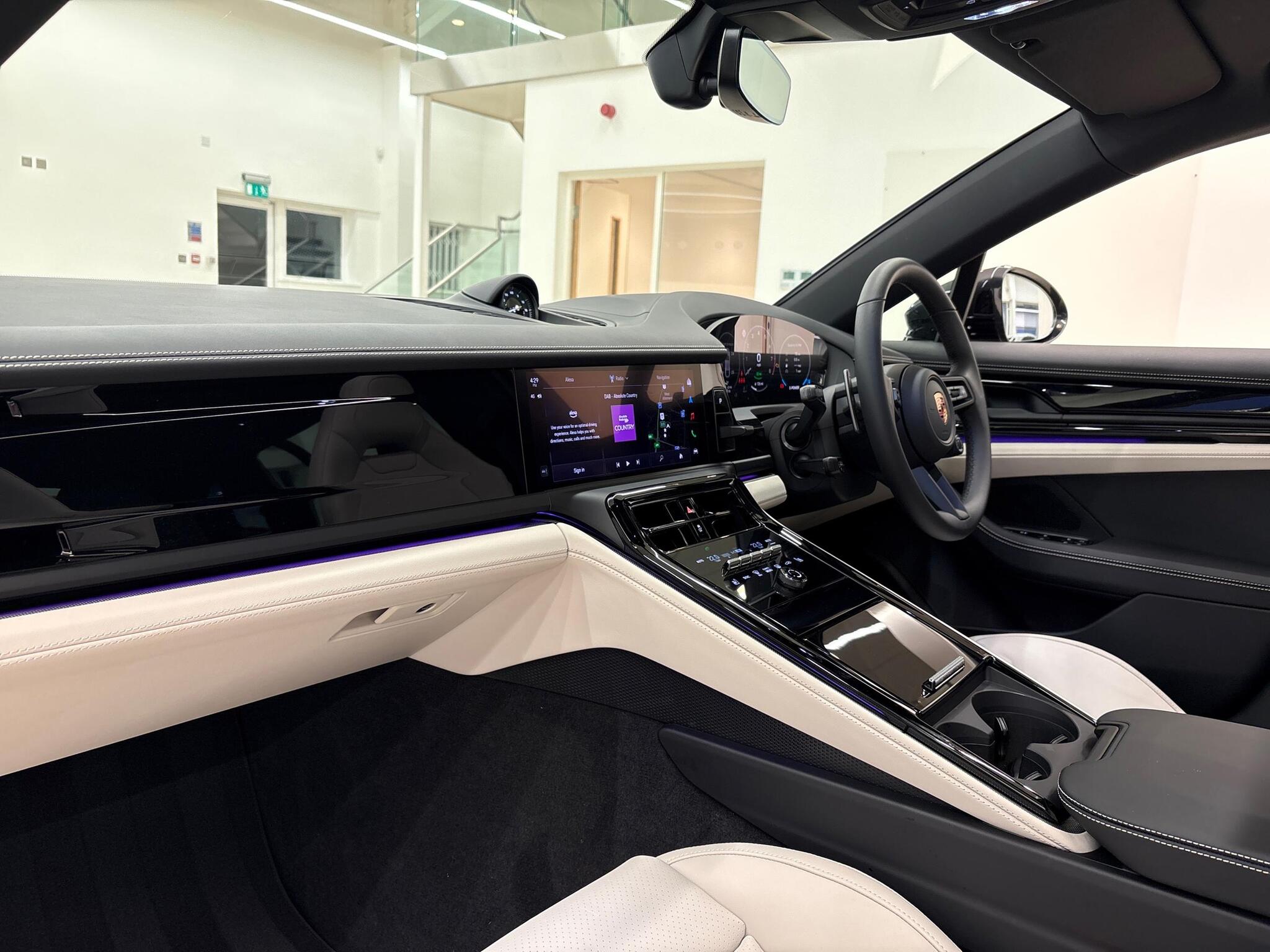 Porsche Panamera view 13