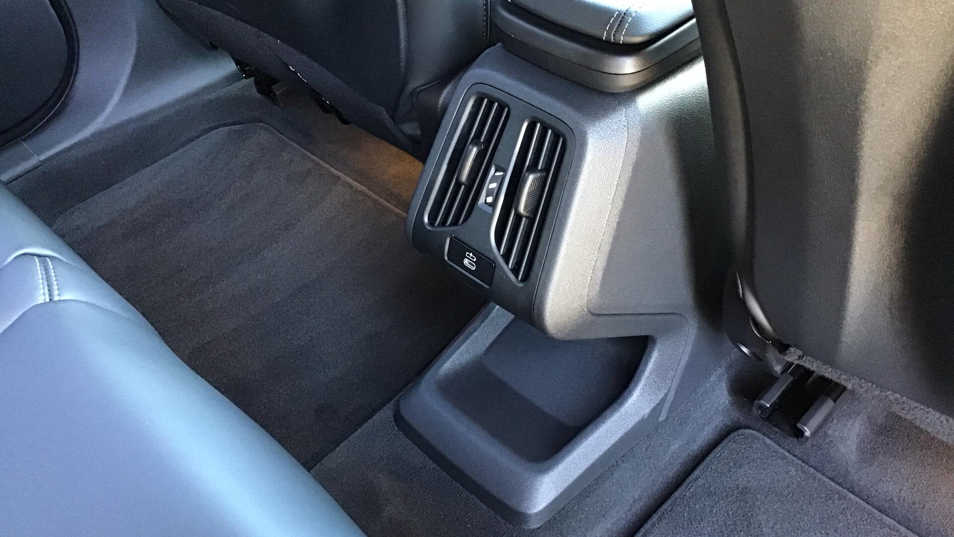 BMW iX1 view 31