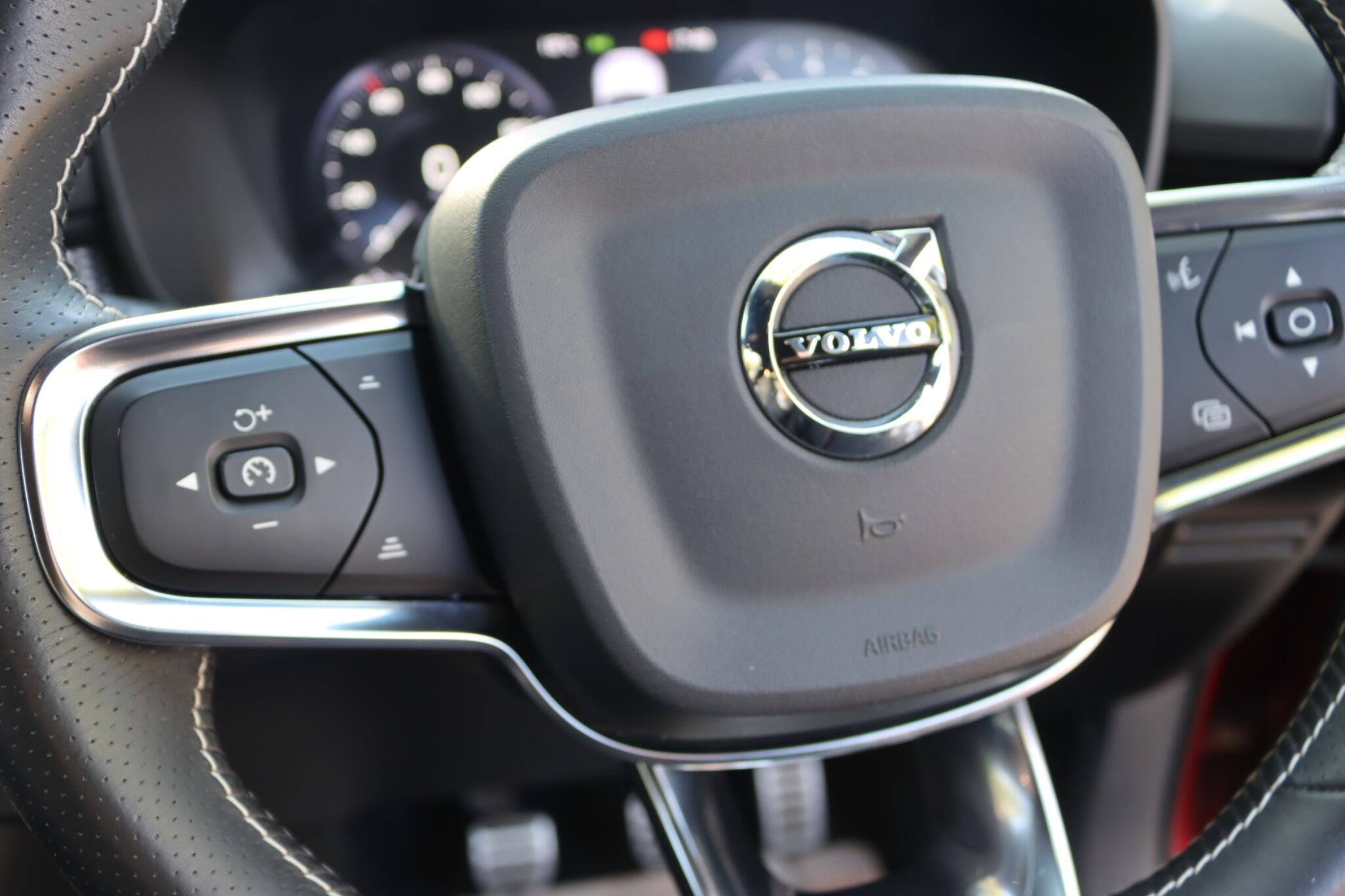 Volvo XC40 view 32