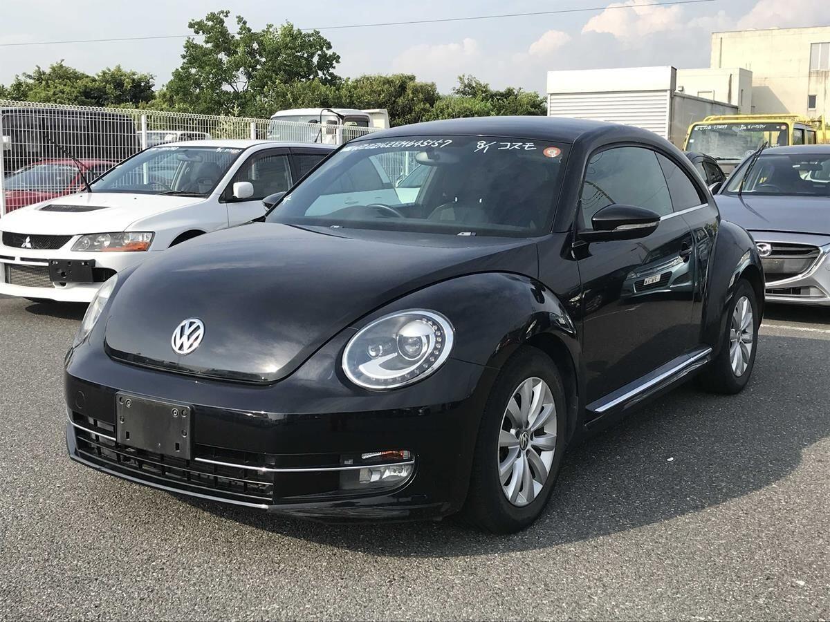 Volkswagen Beetle view 4