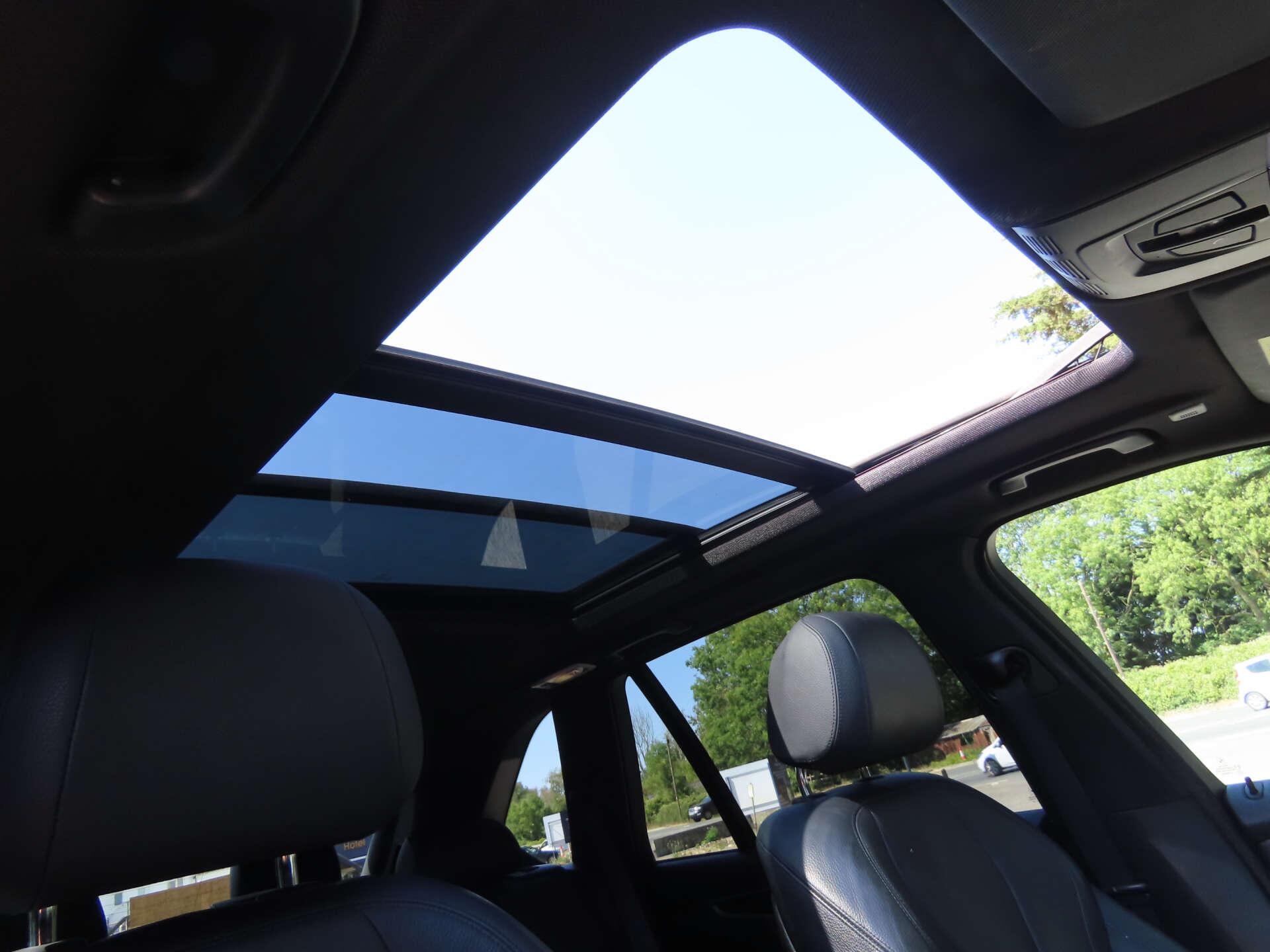 BMW X5 view 11