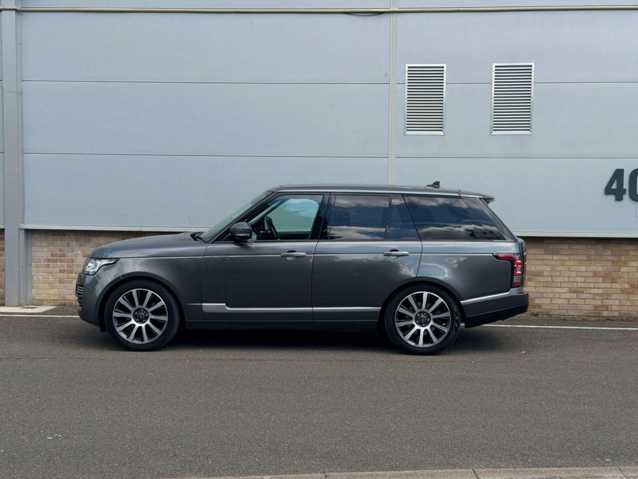 Land Rover Range Rover view 132