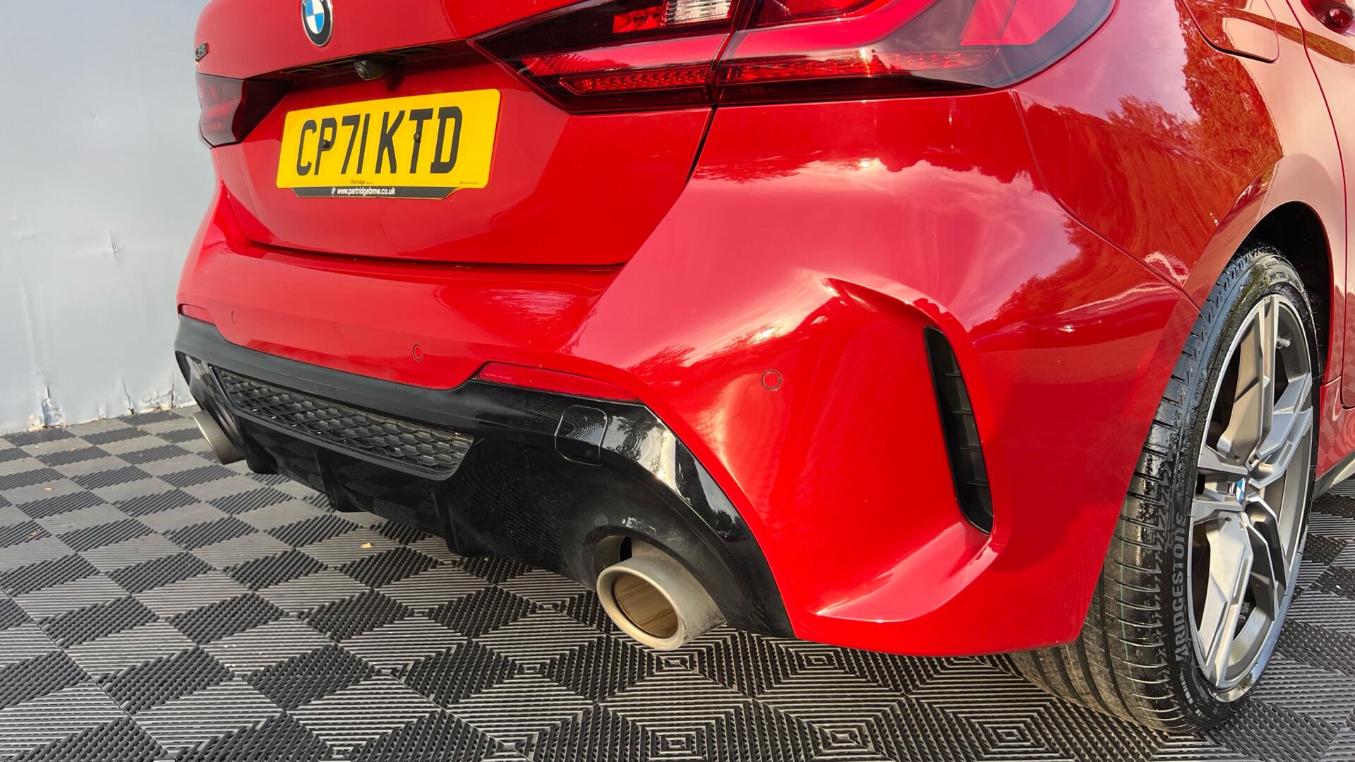 BMW 1 Series view 28