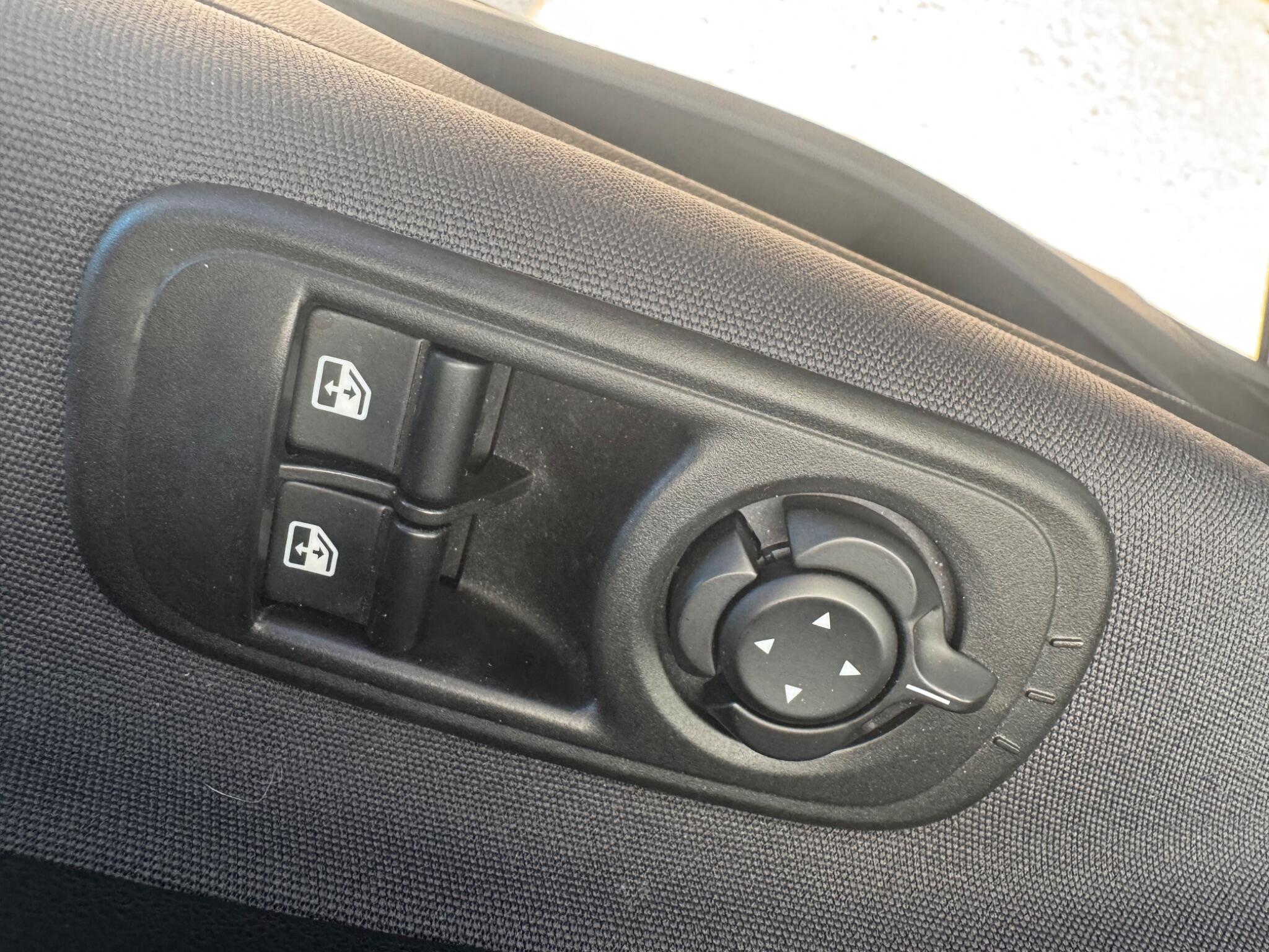 Fiat 500e view 22