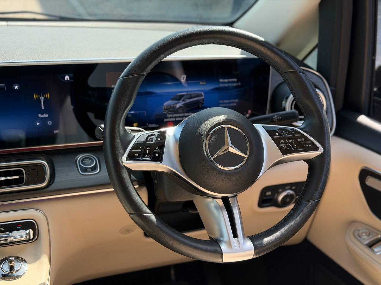 Mercedes-Benz V Class view 21