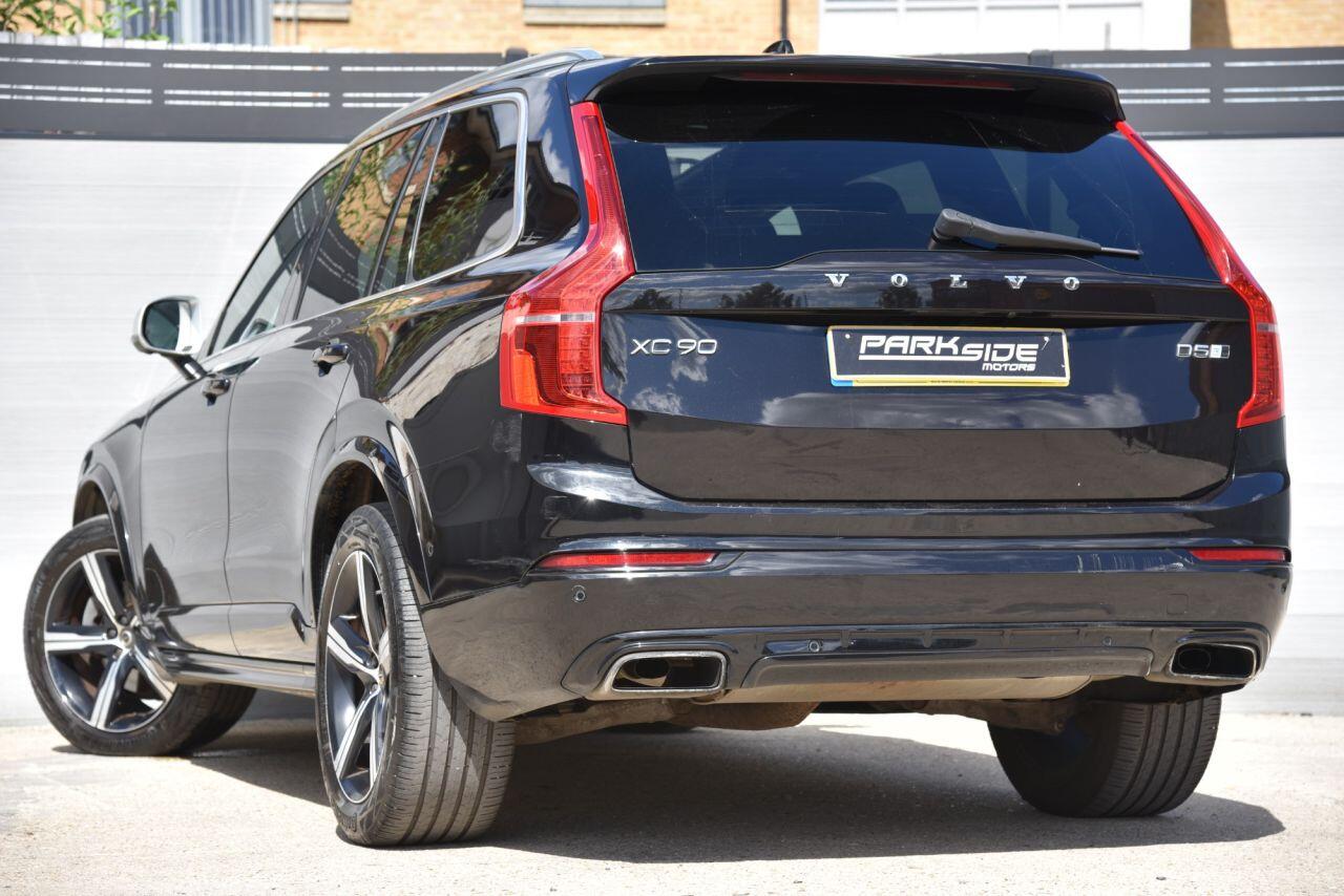 Volvo XC90 view 3