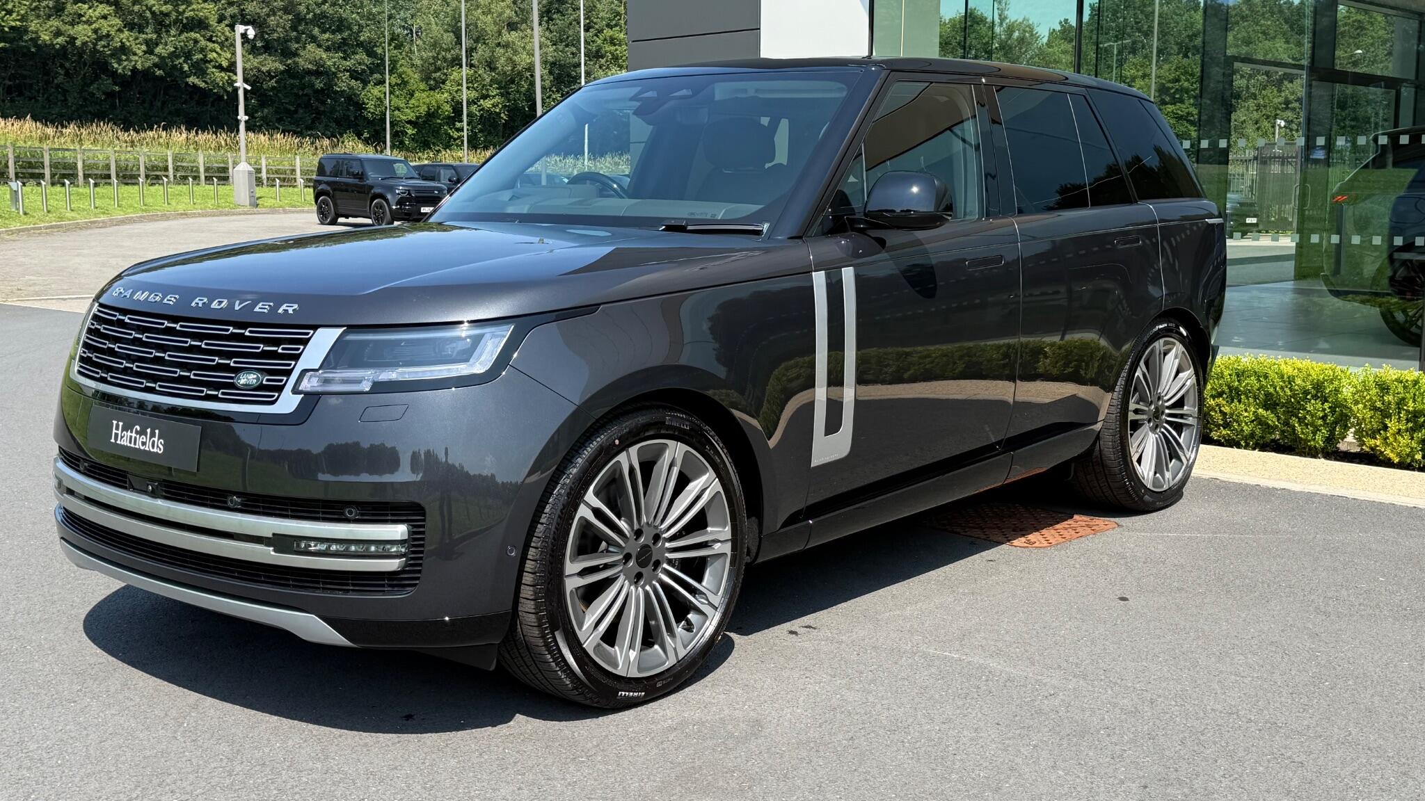 Land Rover Range Rover view 4