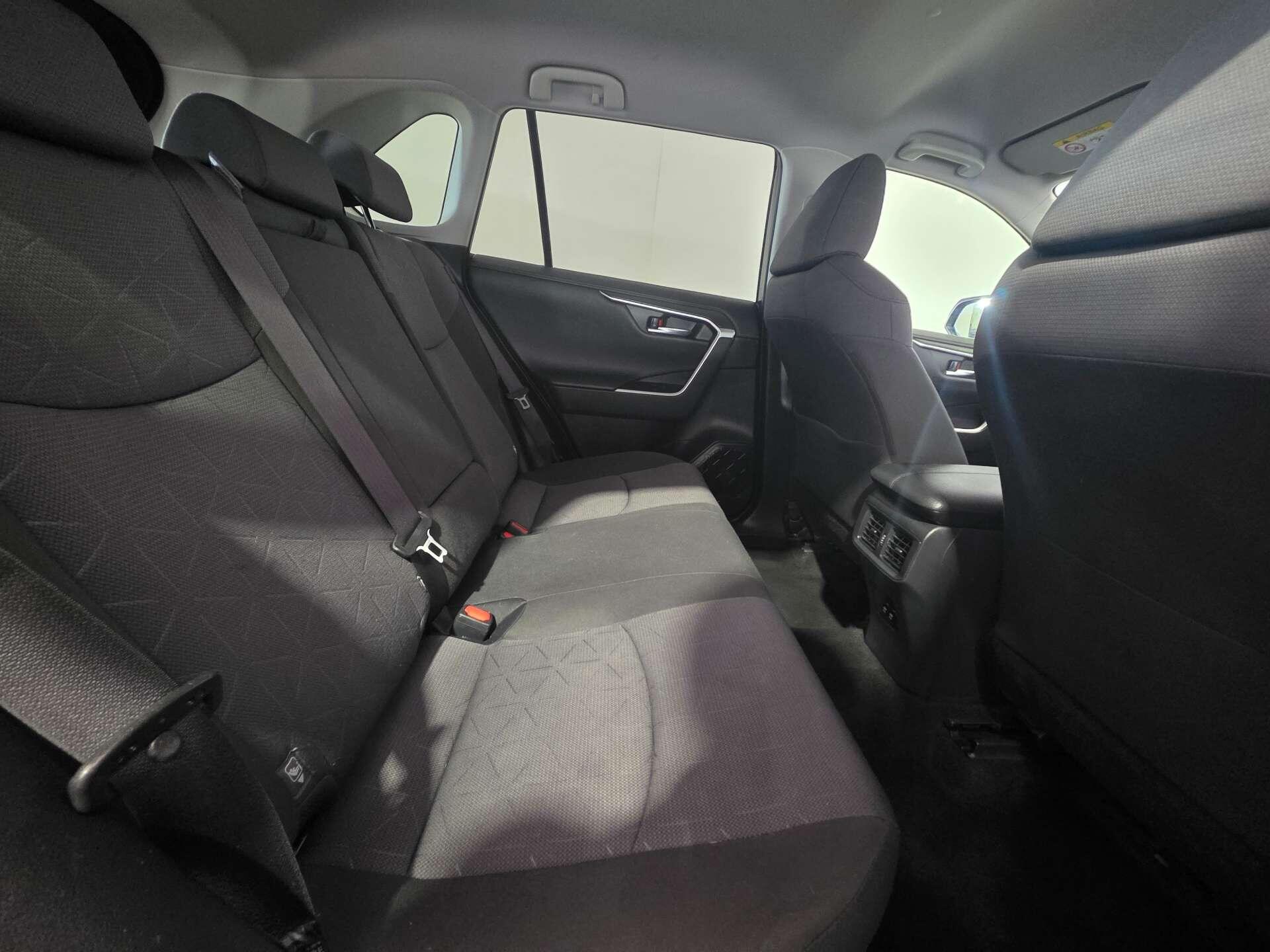 Toyota Rav4 view 34