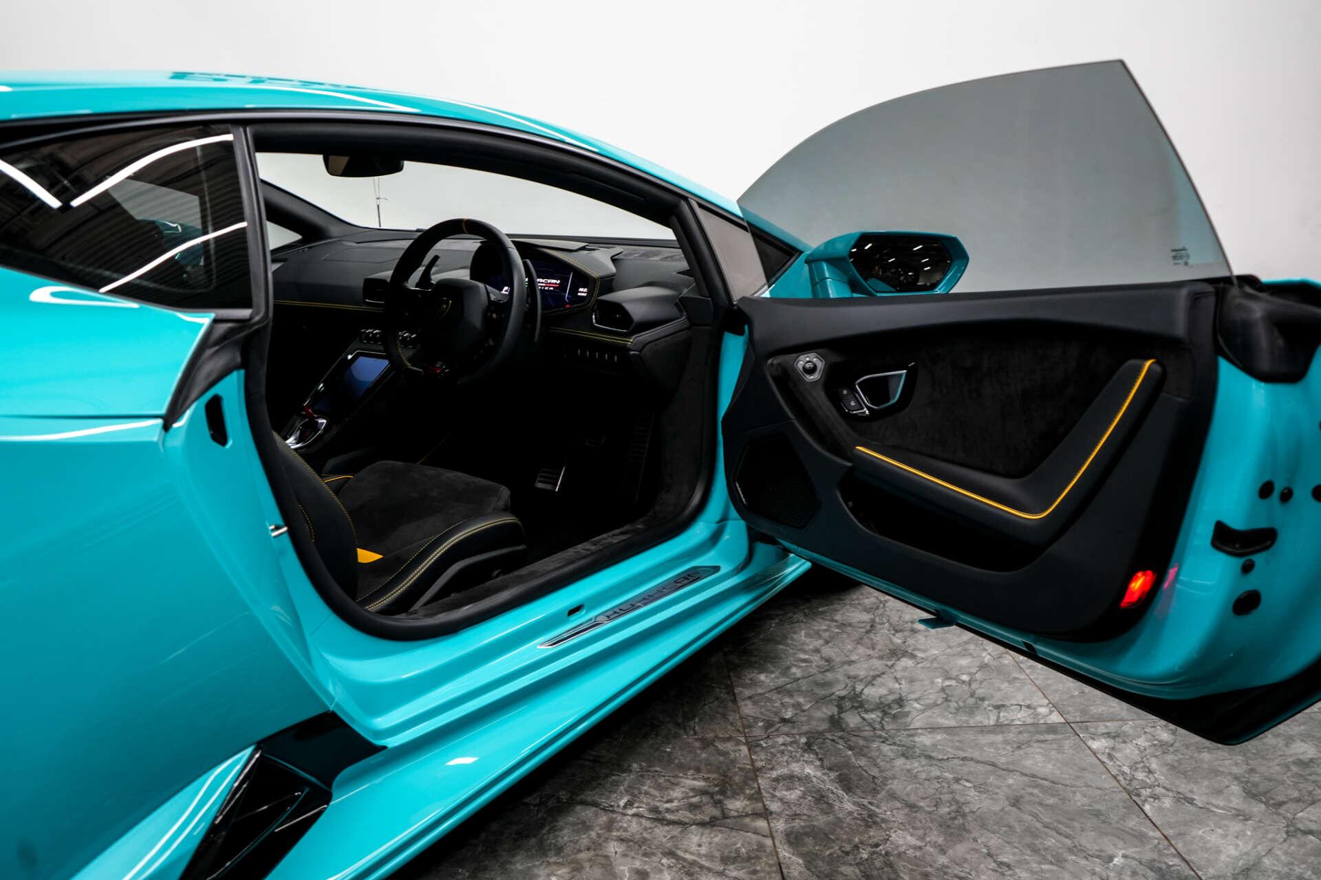 Lamborghini Huracan view 34