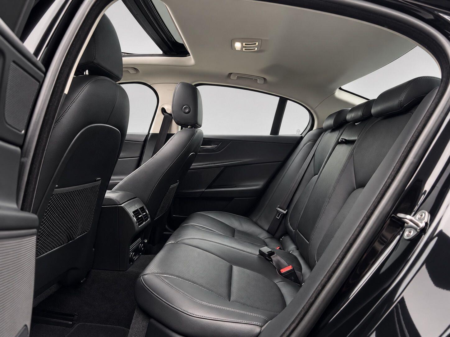 Jaguar Xe view 31