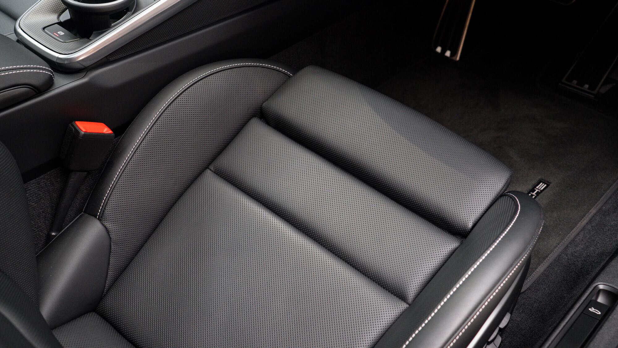 Porsche 911 view 24