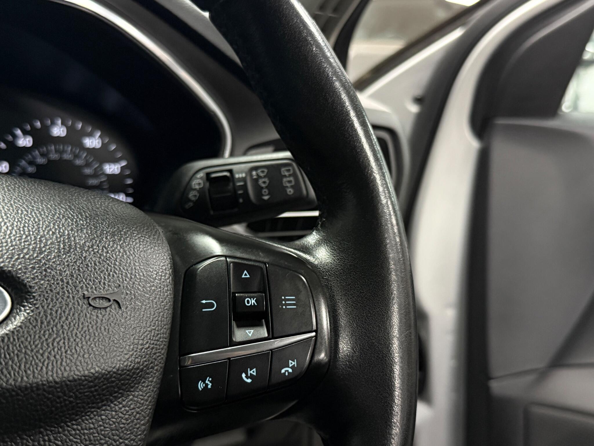 Ford Focus view 27