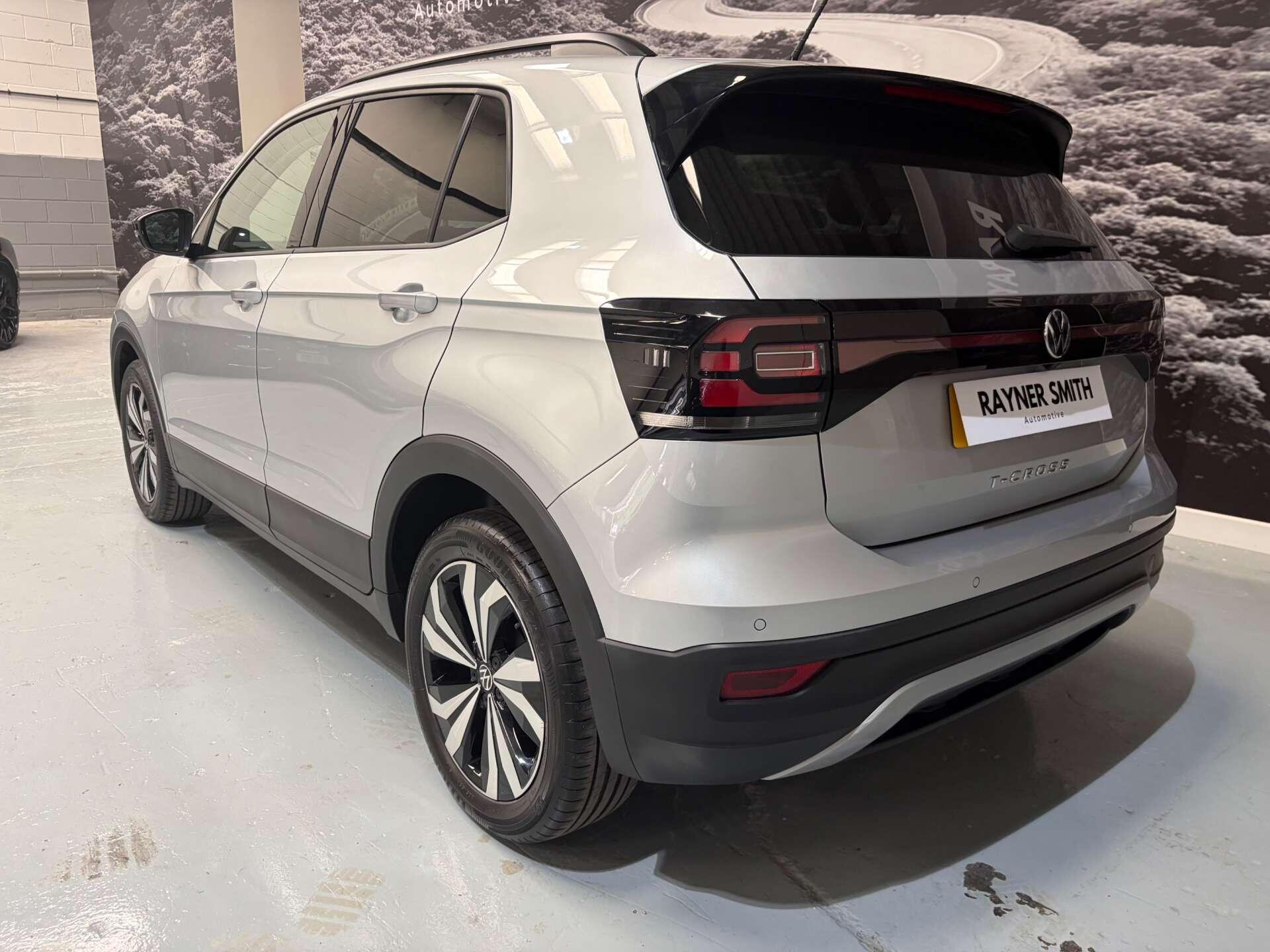 Volkswagen T-Cross view 8