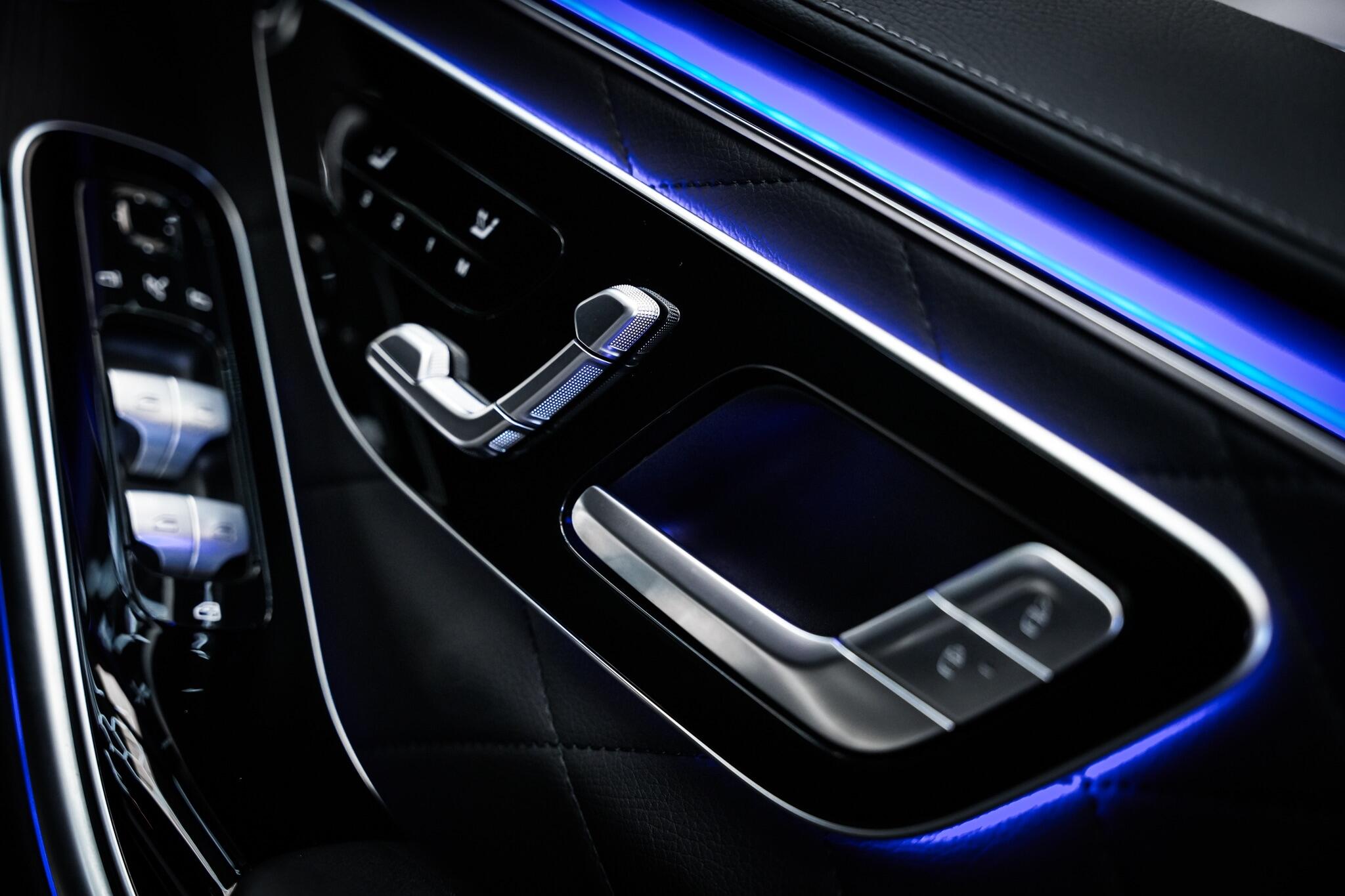 Mercedes-Benz S-Class view 58
