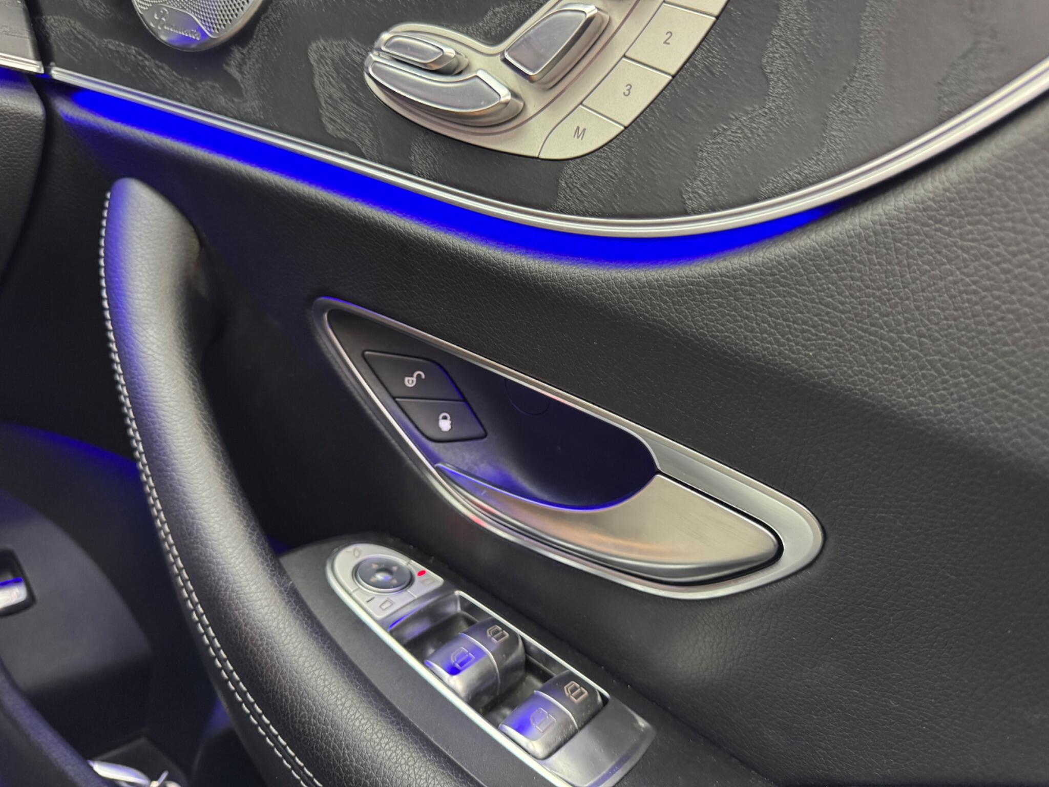 Mercedes-Benz E Class view 34