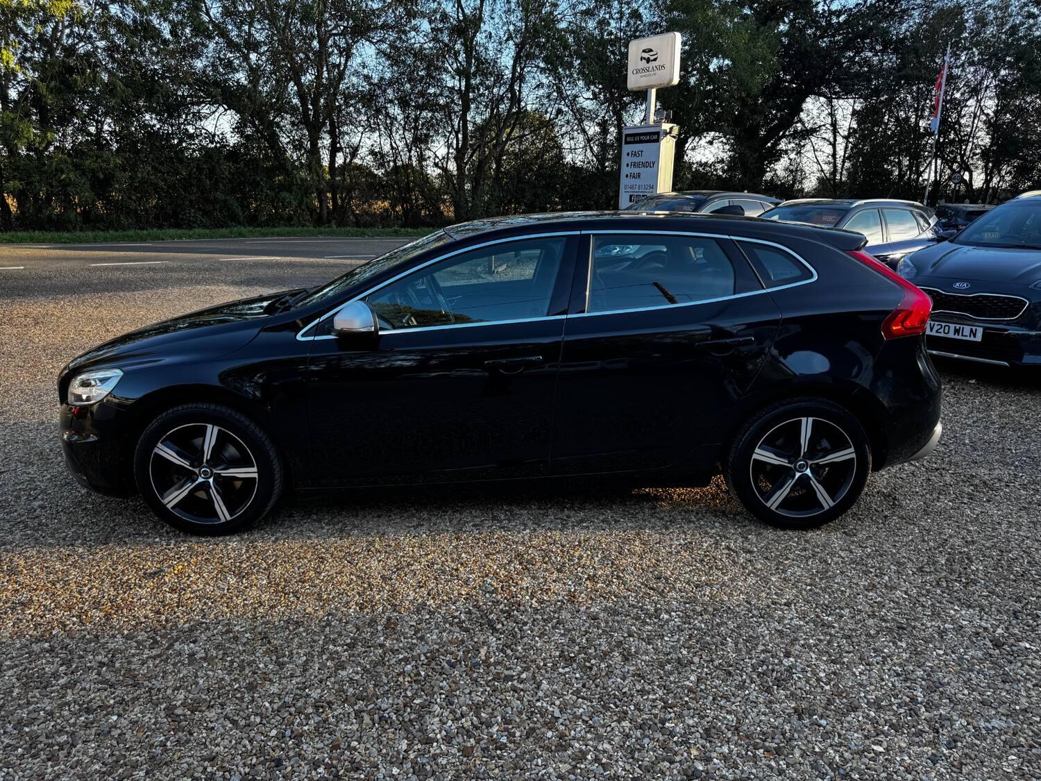 Volvo V40 view 5