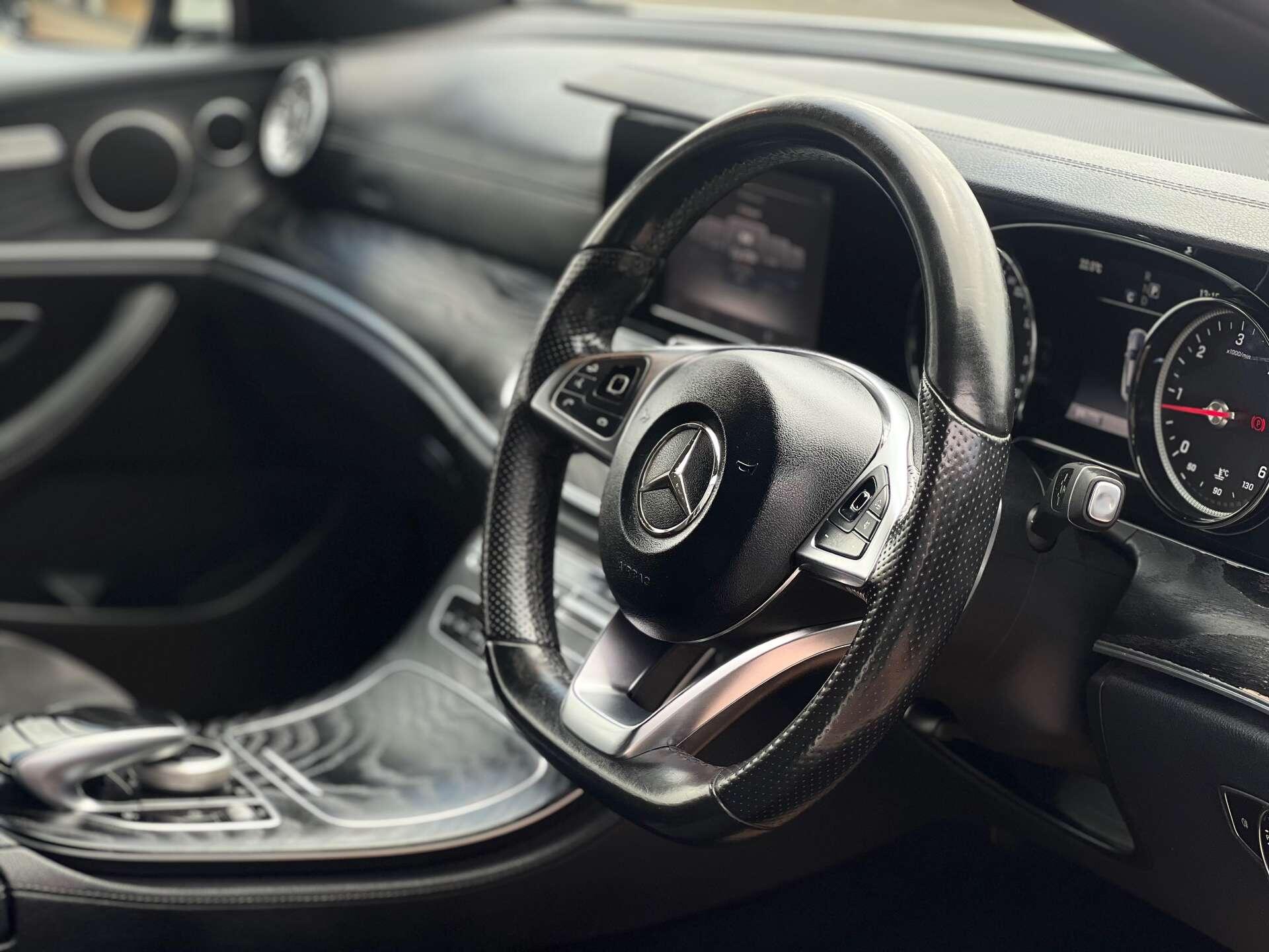 Mercedes-Benz E-Class view 16