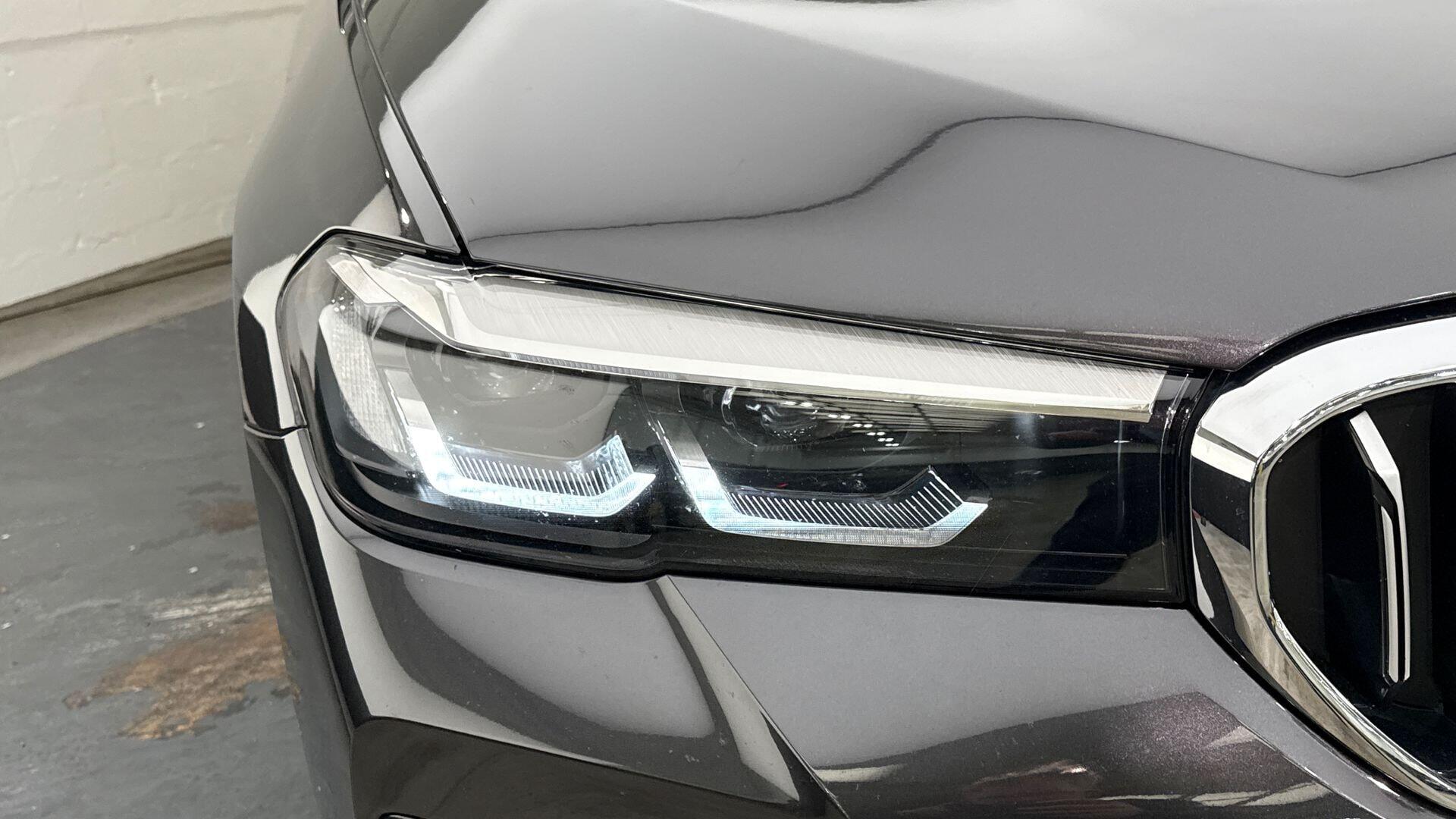 BMW 5 Series view 23